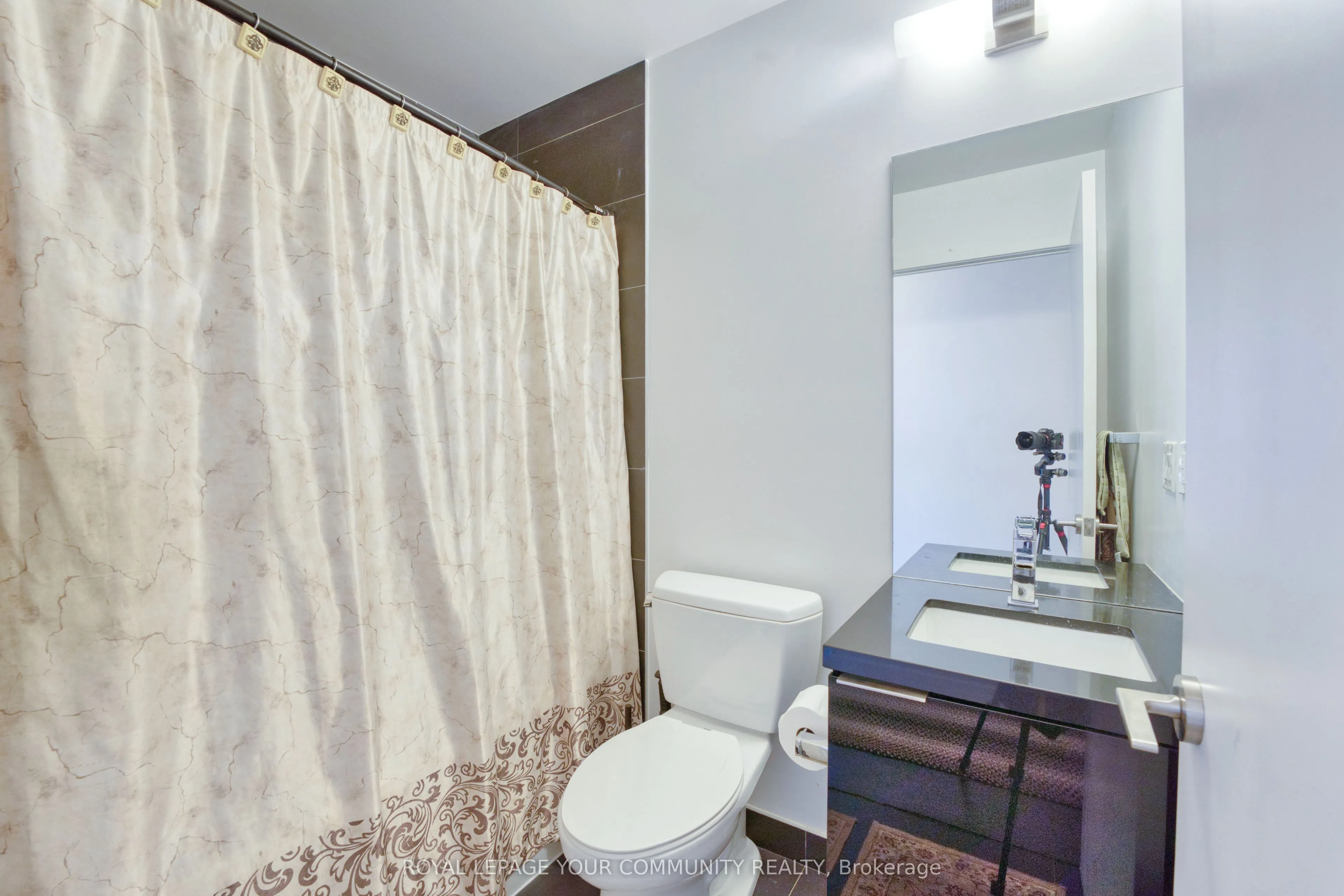 8 Eglinton Avenue E, #1808