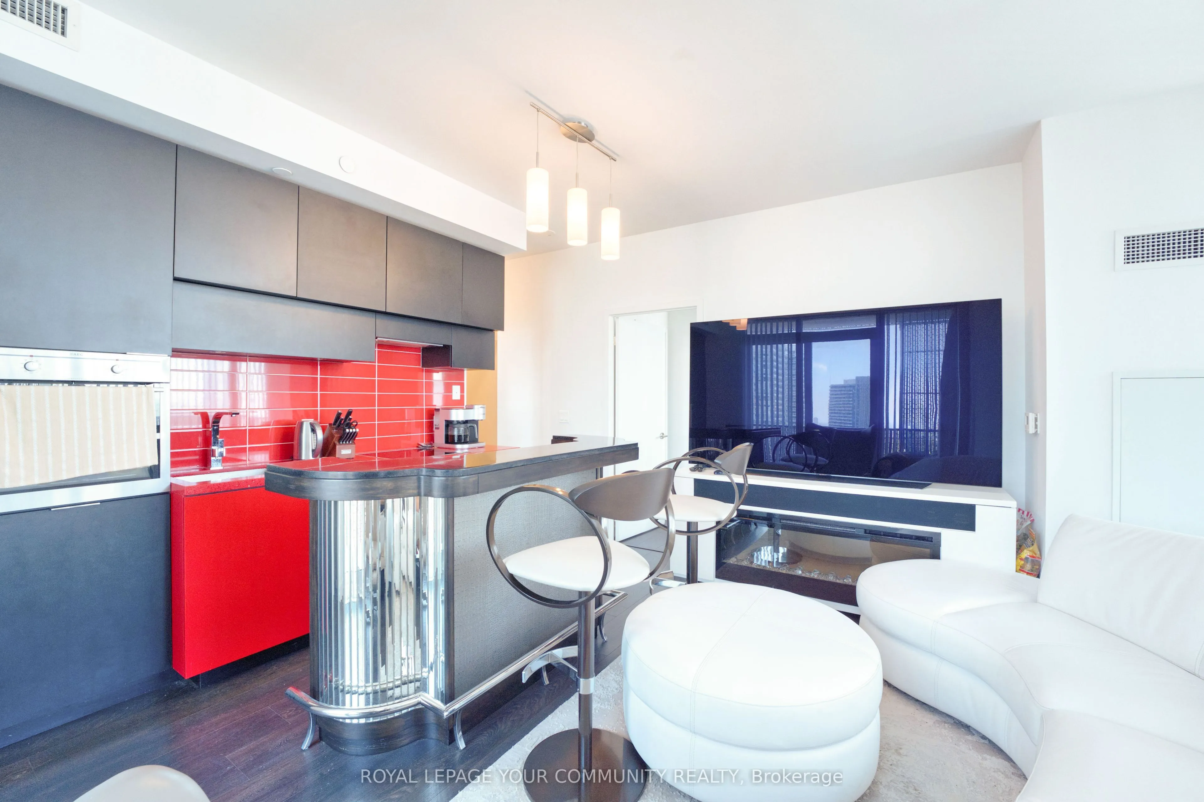 8 Eglinton Avenue E, #1808