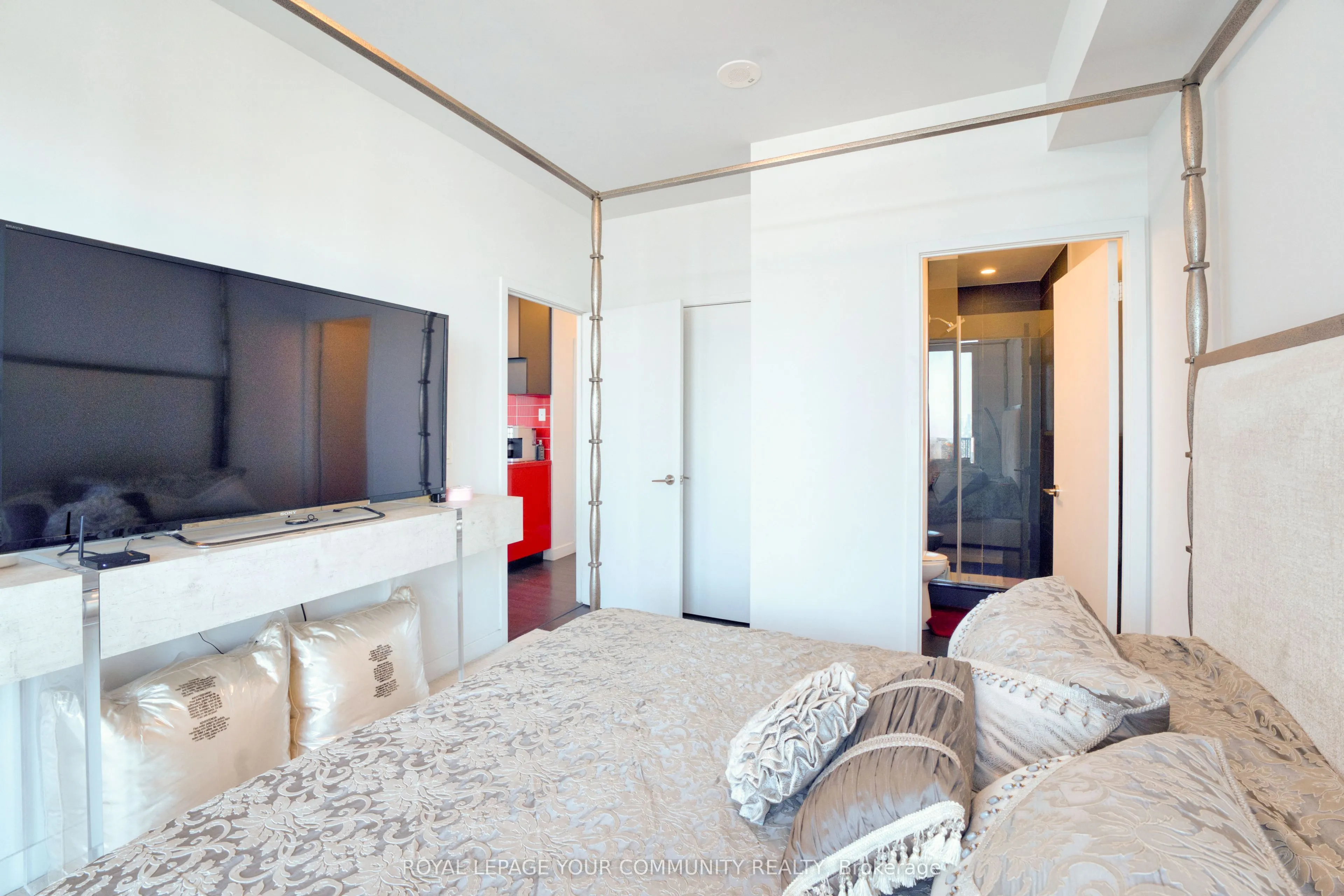 8 Eglinton Avenue E, #1808