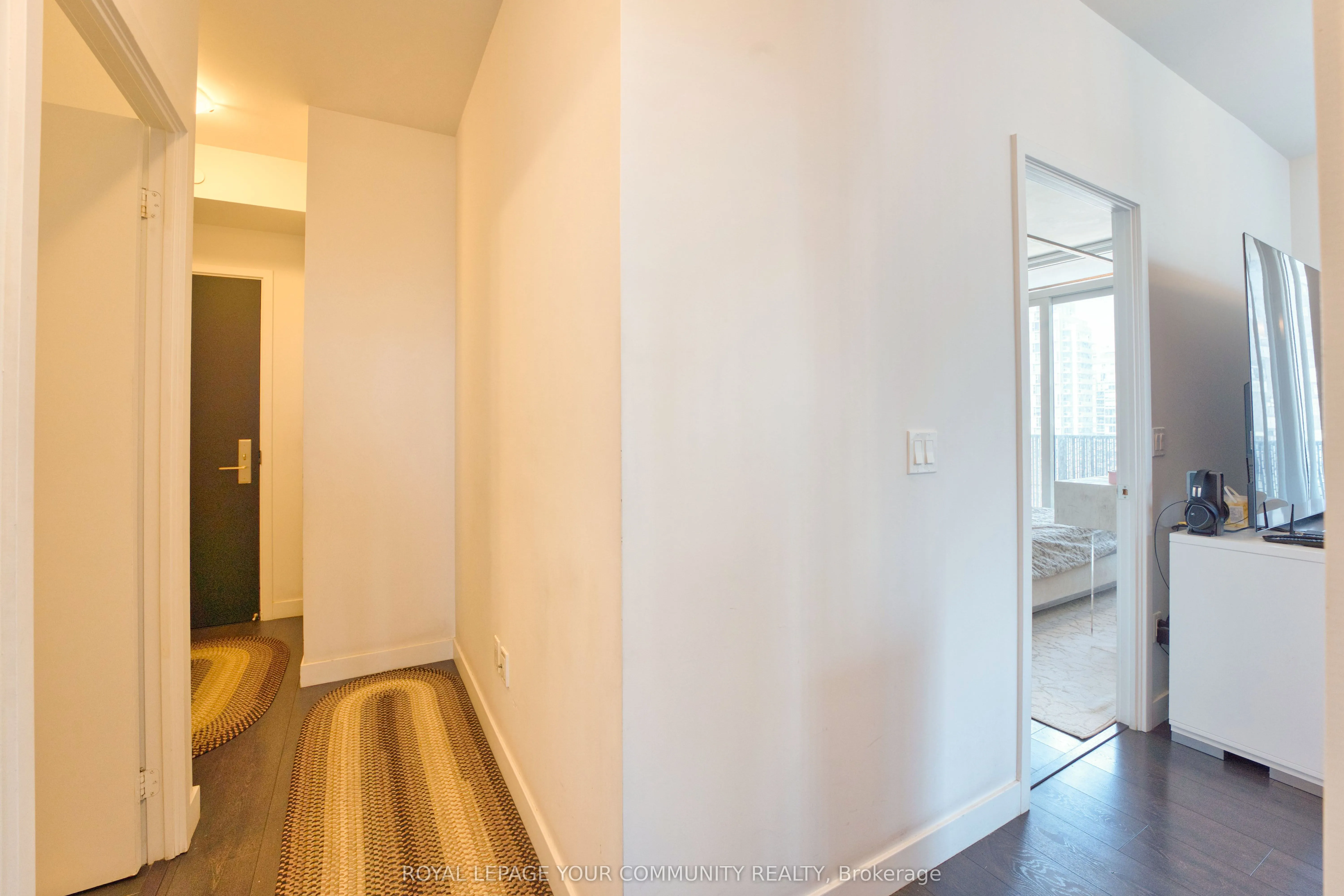 8 Eglinton Avenue E, #1808