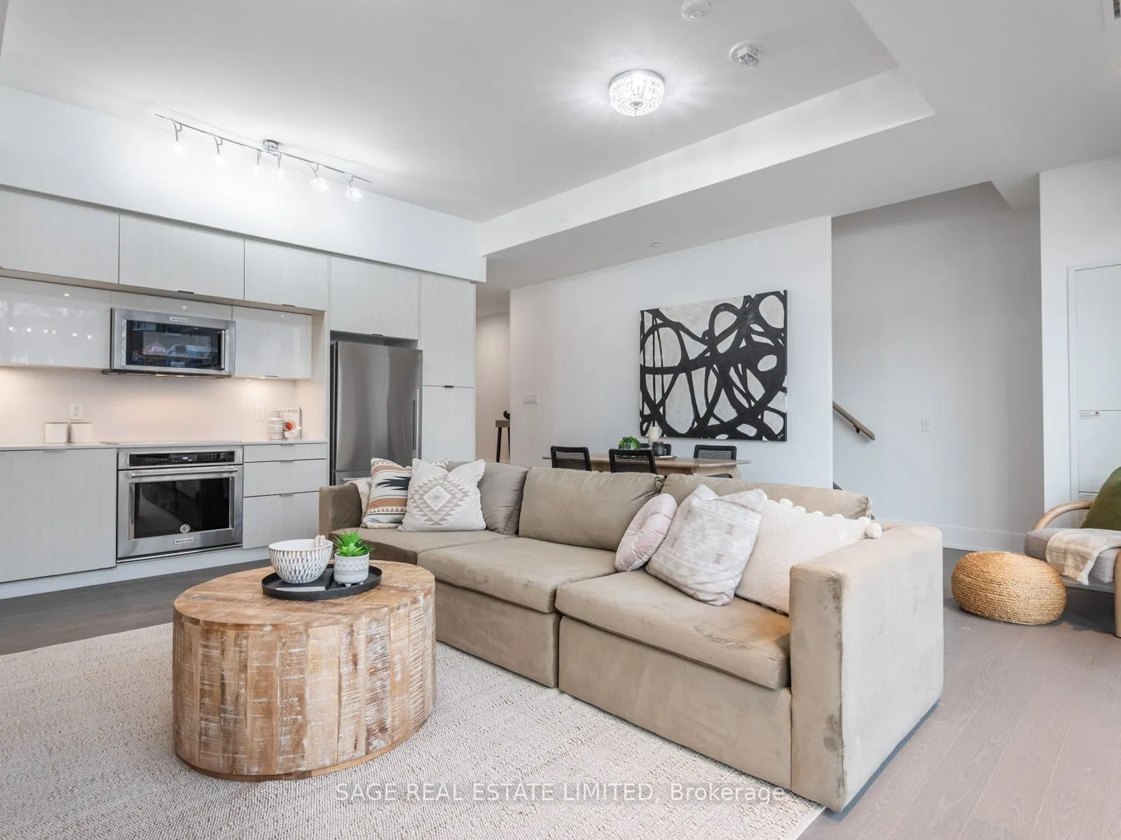 80 Vanauley Street, #110