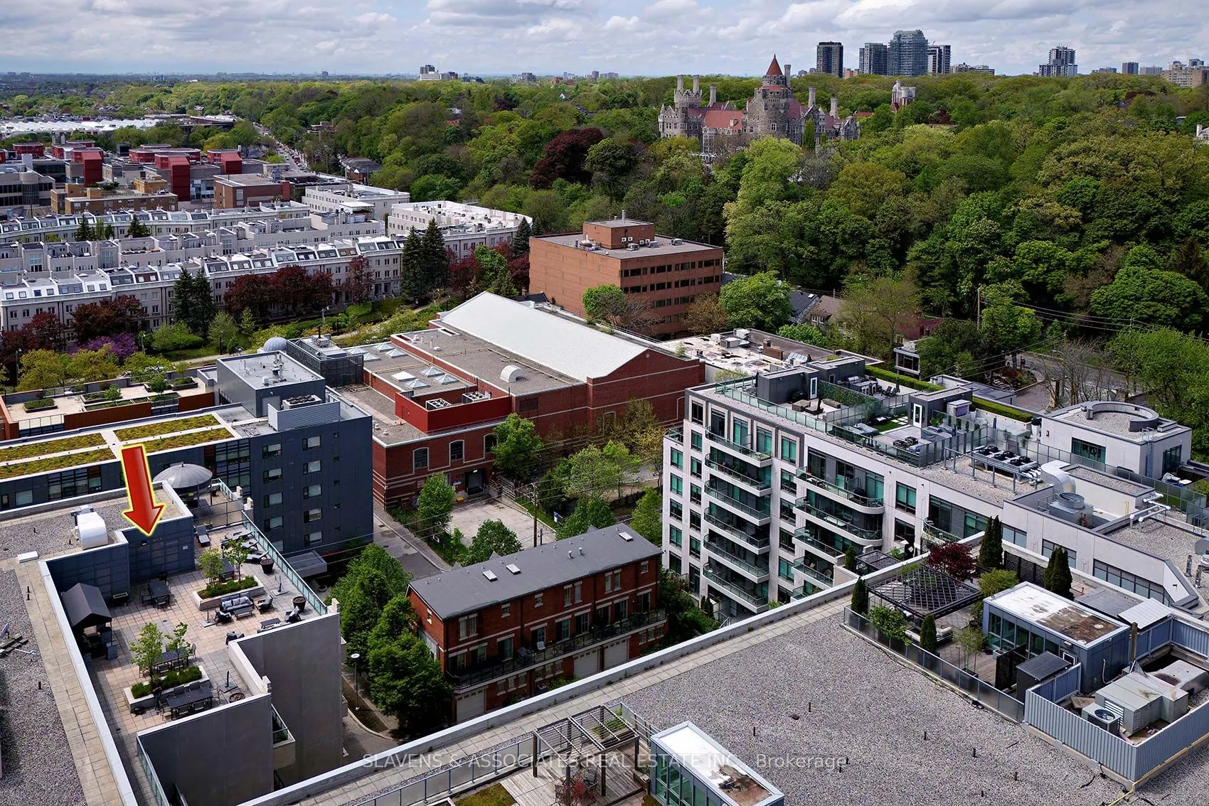 380 Macpherson Avenue, #408