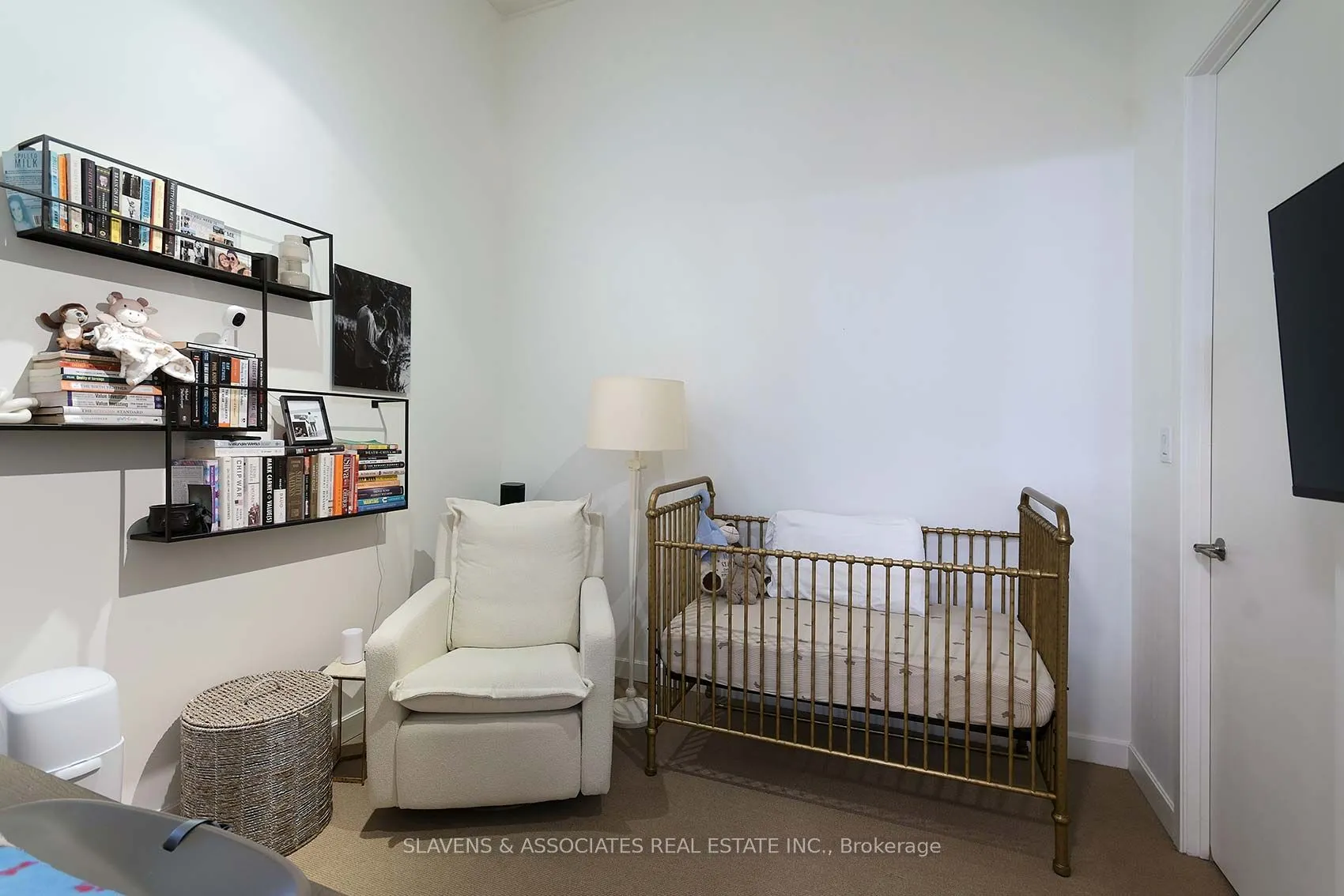 380 Macpherson Avenue, #408