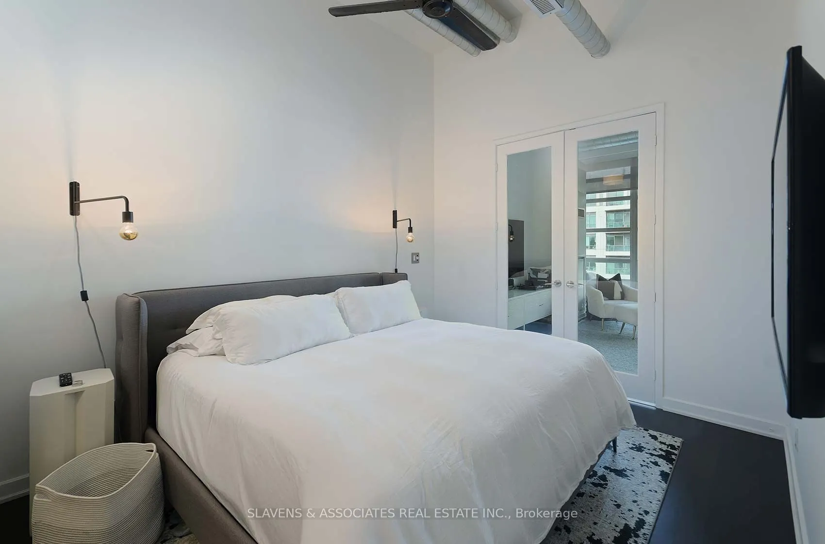 380 Macpherson Avenue, #408