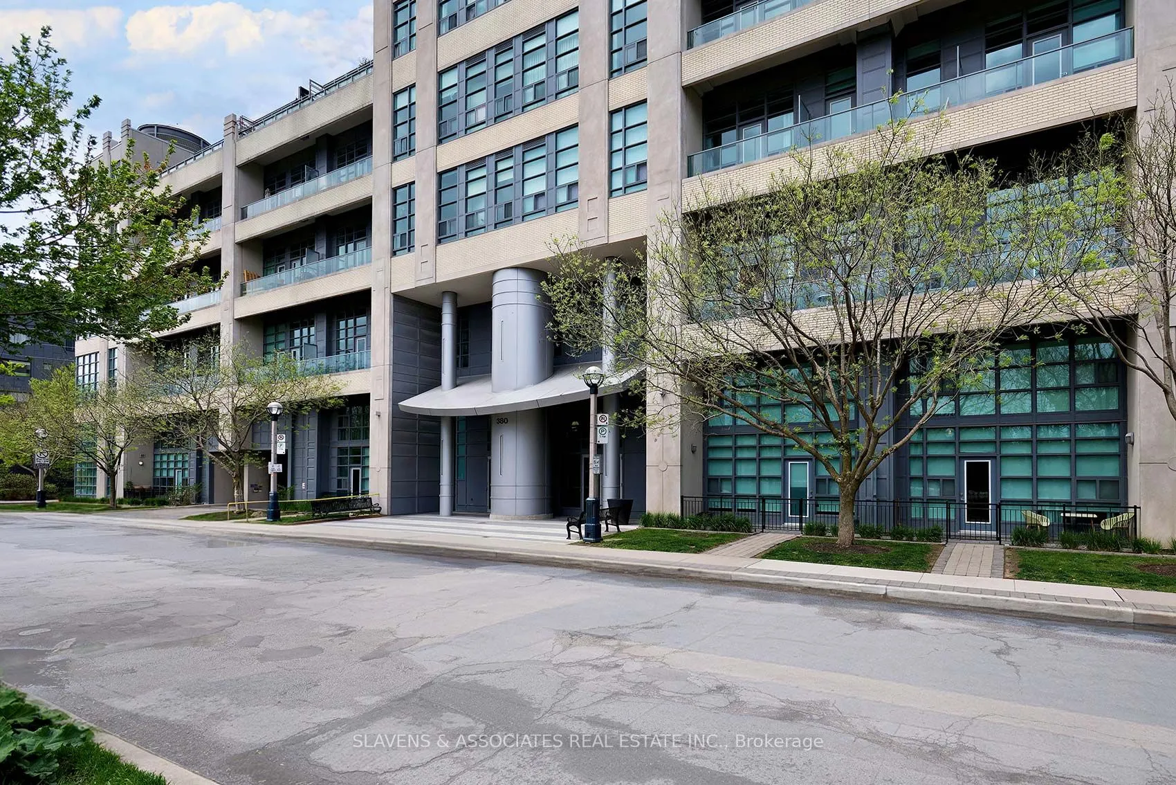 380 Macpherson Avenue, #408