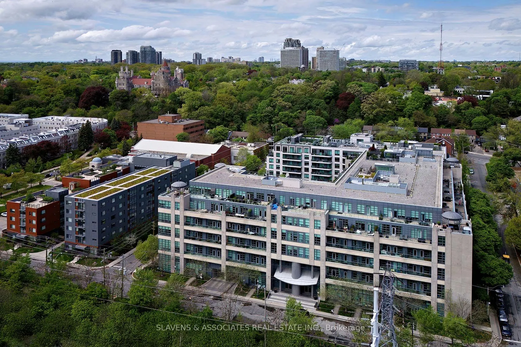 380 Macpherson Avenue, #408