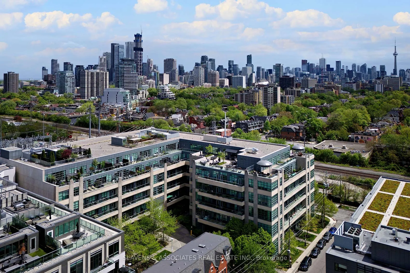 380 Macpherson Avenue, #408