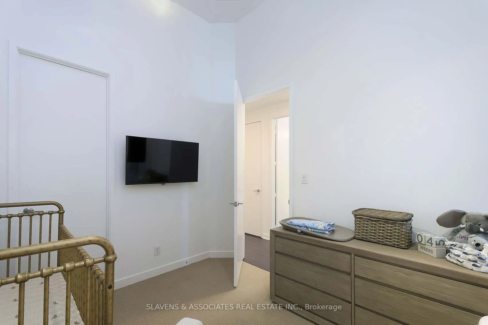 380 Macpherson Avenue, #408