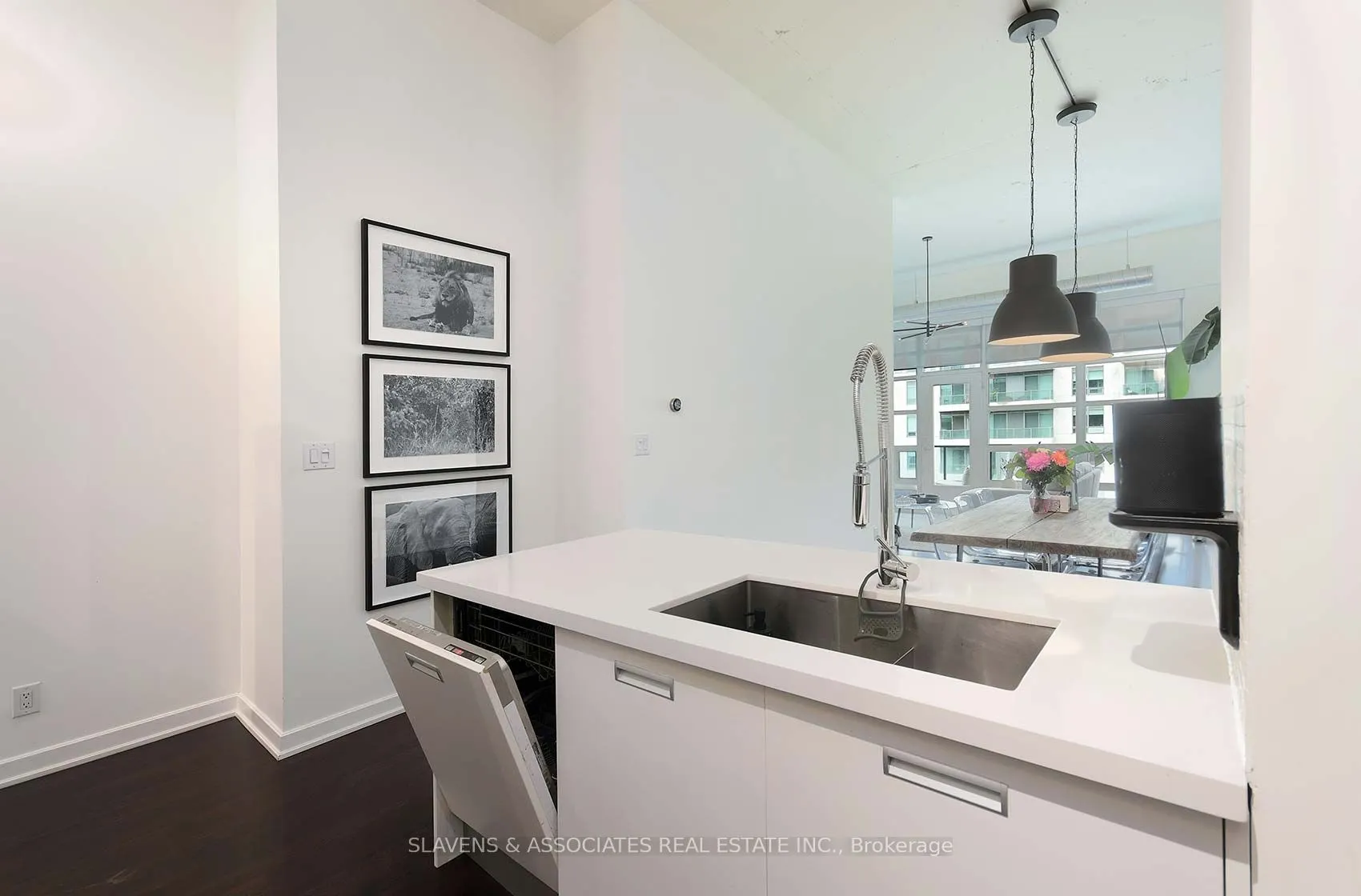 380 Macpherson Avenue, #408