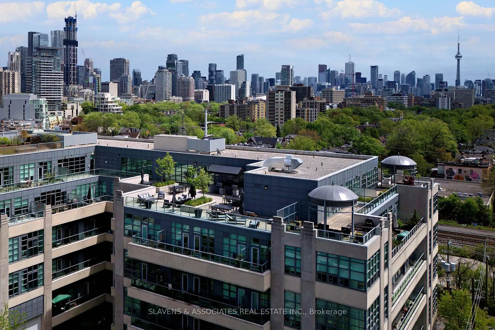 380 Macpherson Avenue, #408