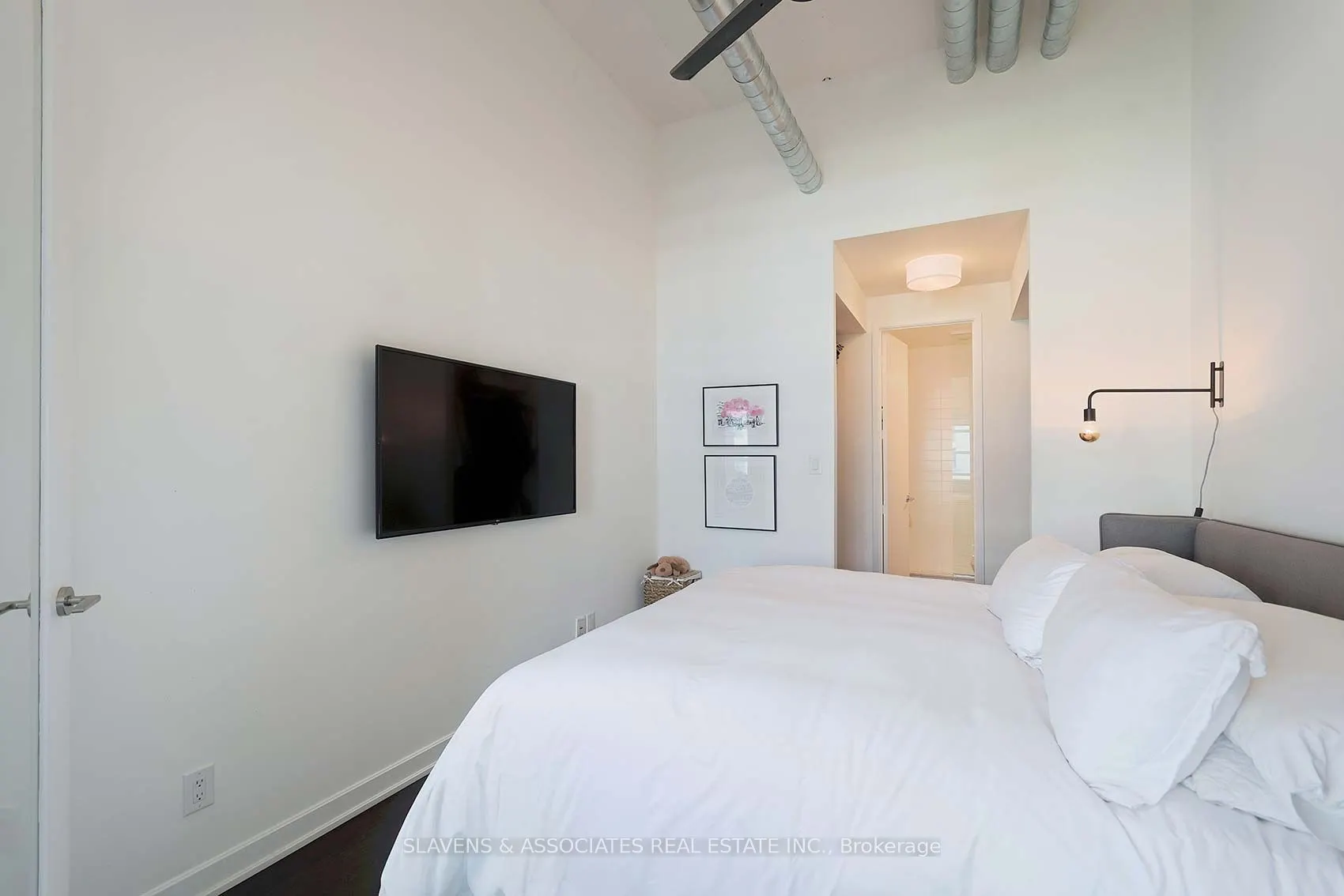 380 Macpherson Avenue, #408
