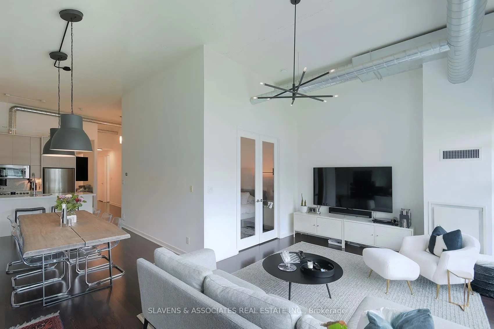 380 Macpherson Avenue, #408
