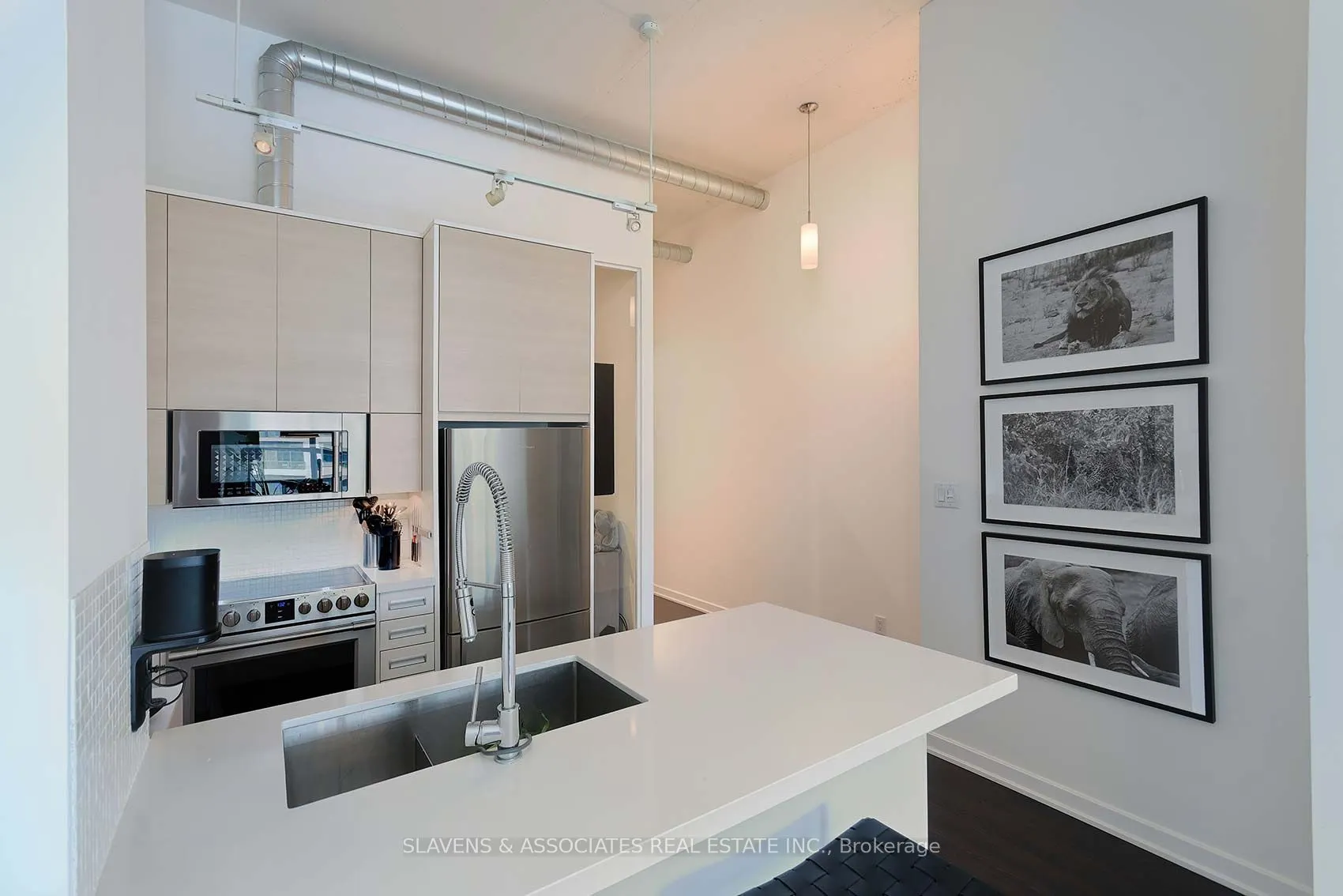 380 Macpherson Avenue, #408