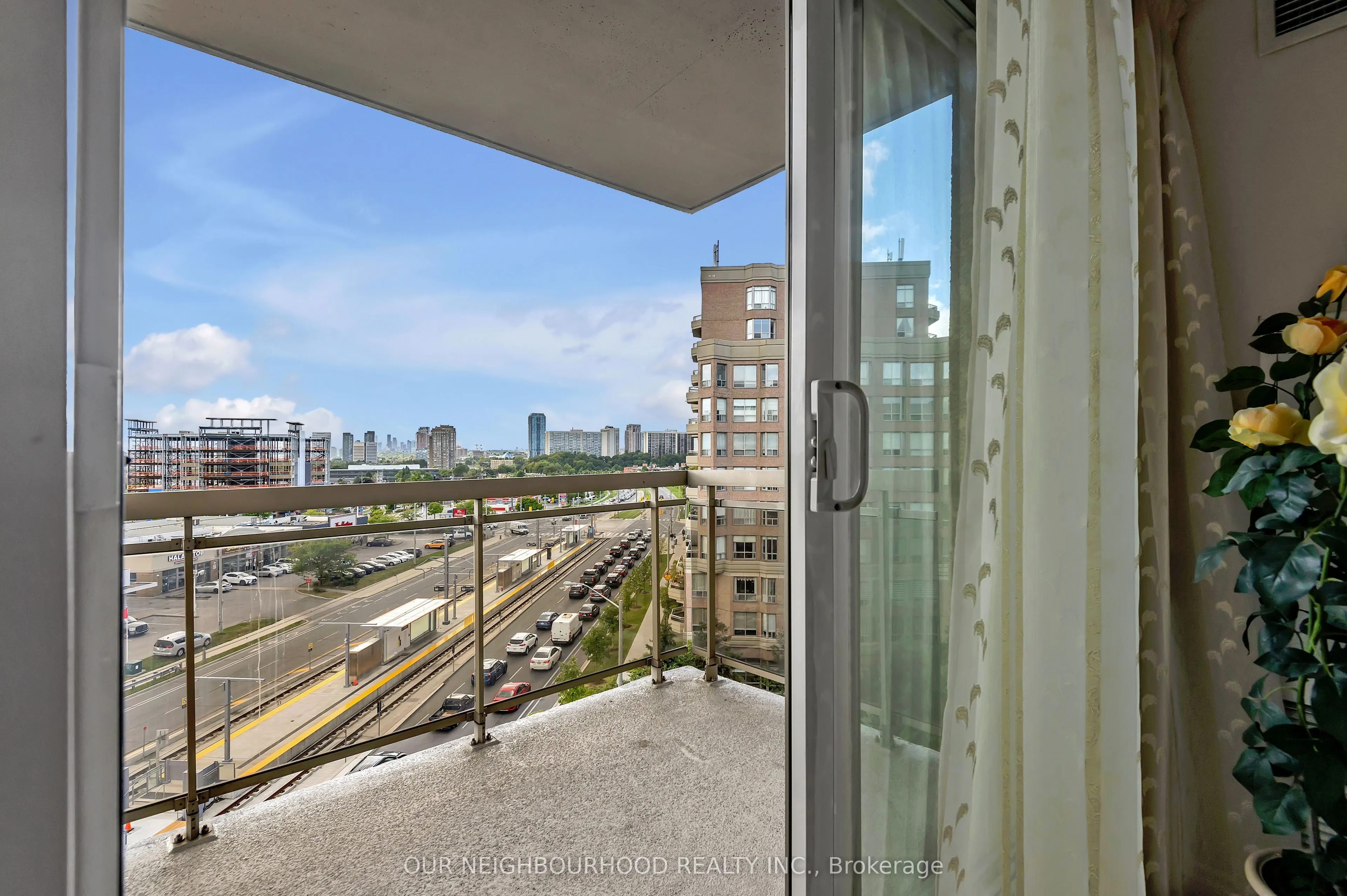1720 Eglinton Avenue E, #813