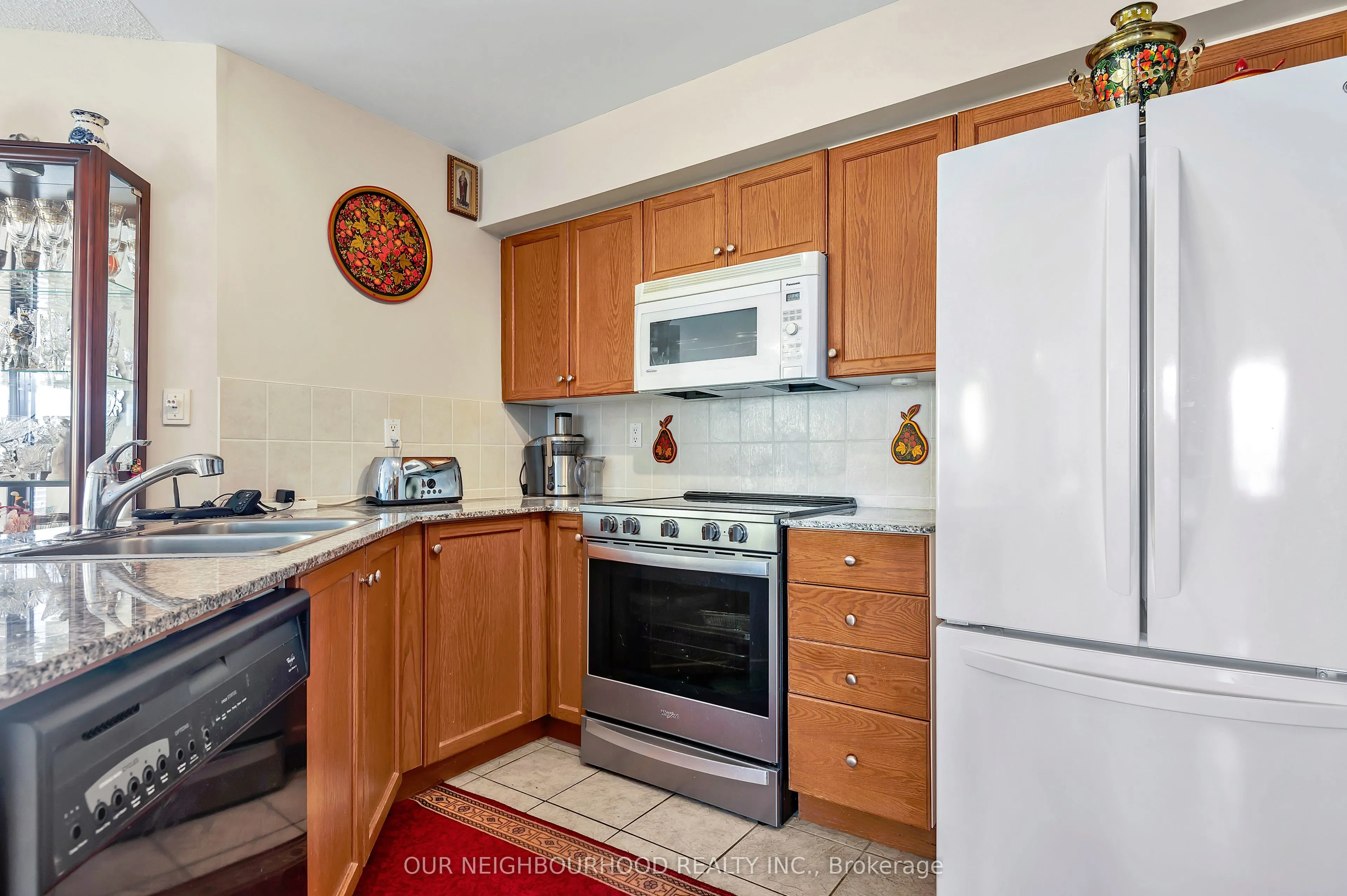 1720 Eglinton Avenue E, #813