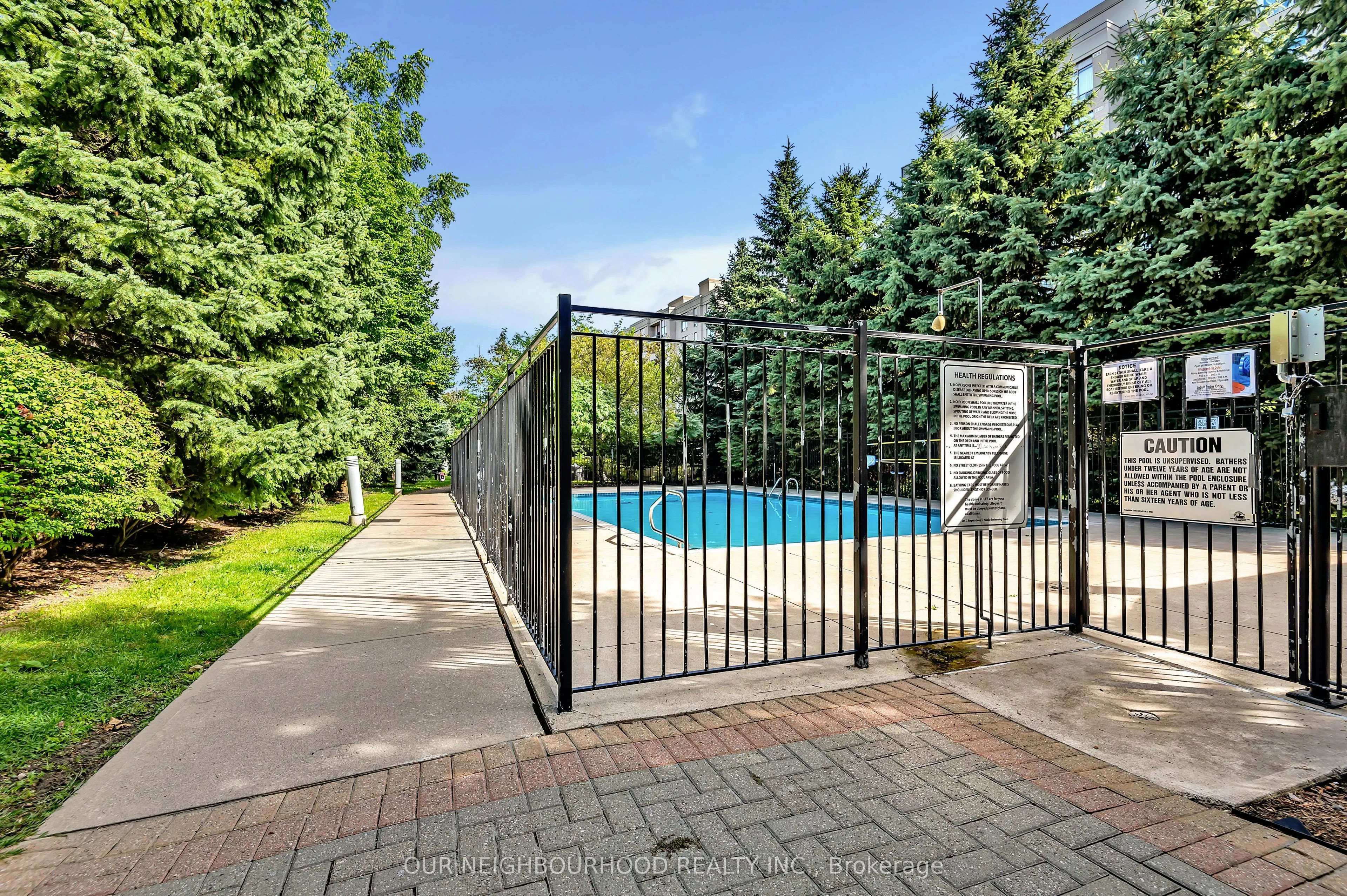 1720 Eglinton Avenue E, #813