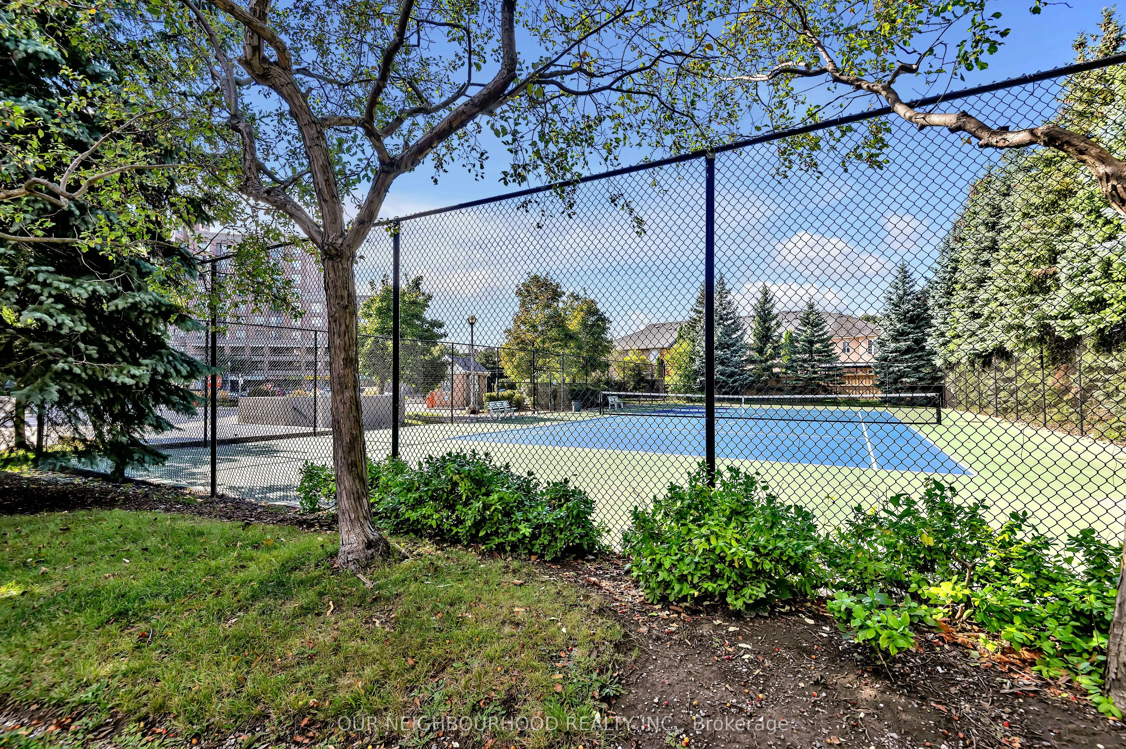 1720 Eglinton Avenue E, #813