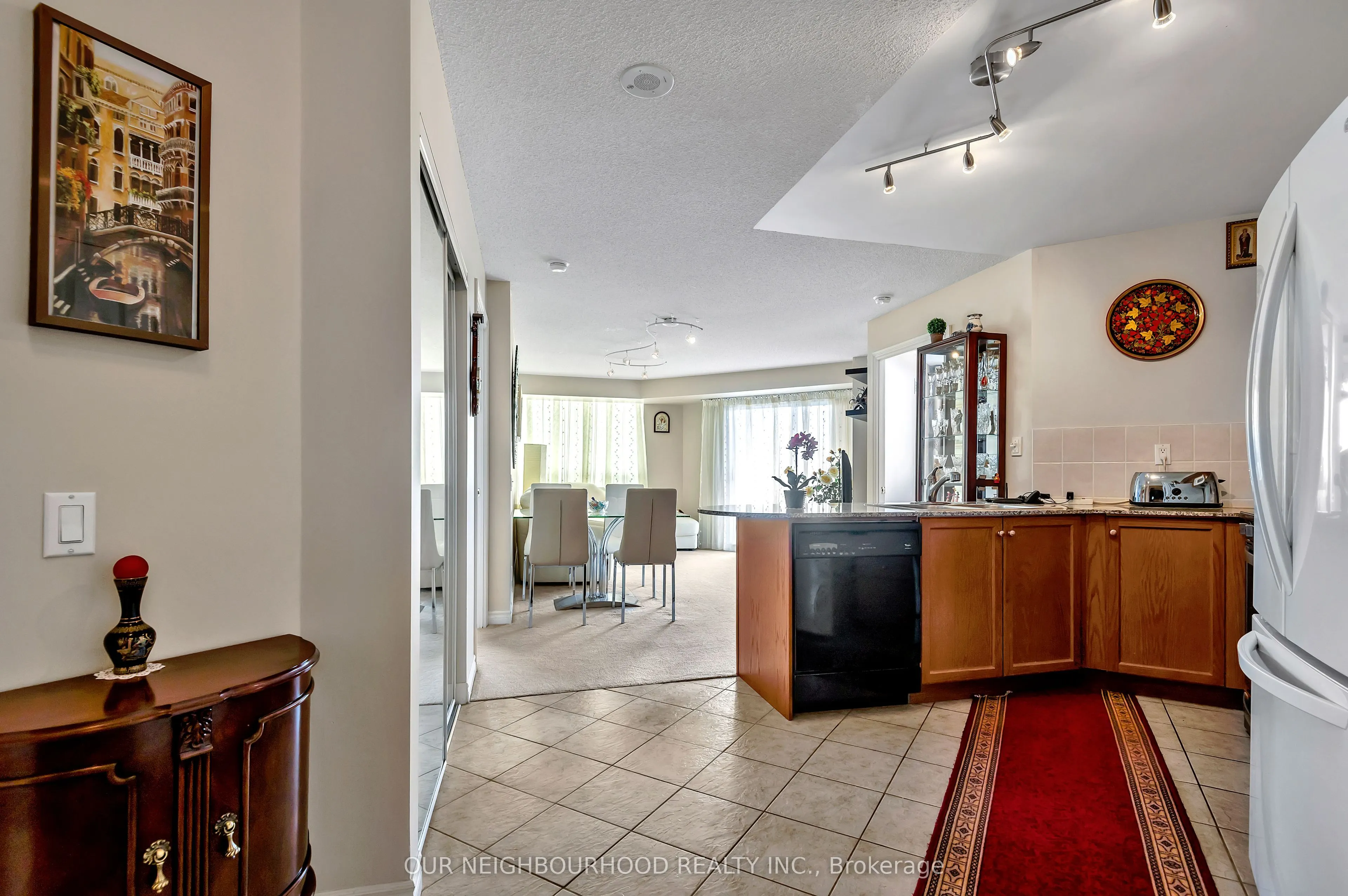 1720 Eglinton Avenue E, #813