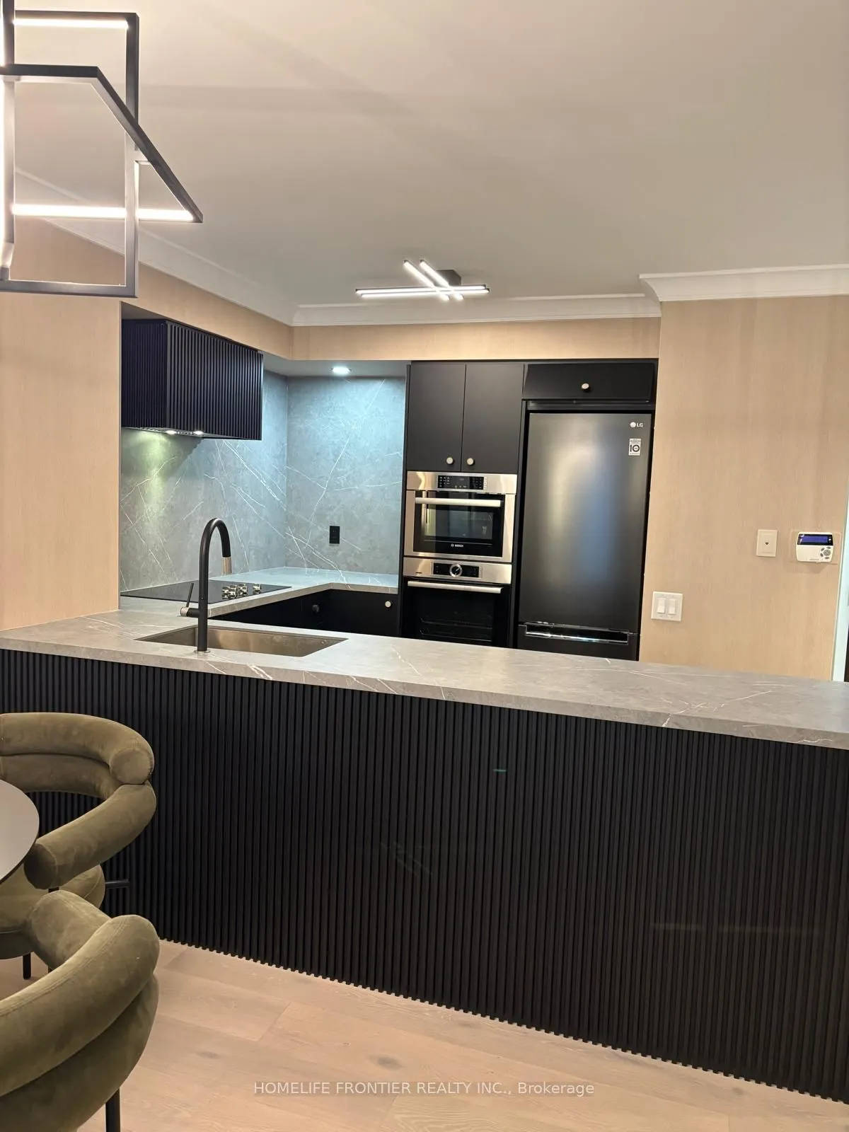 388 Bloor Street E, #1107