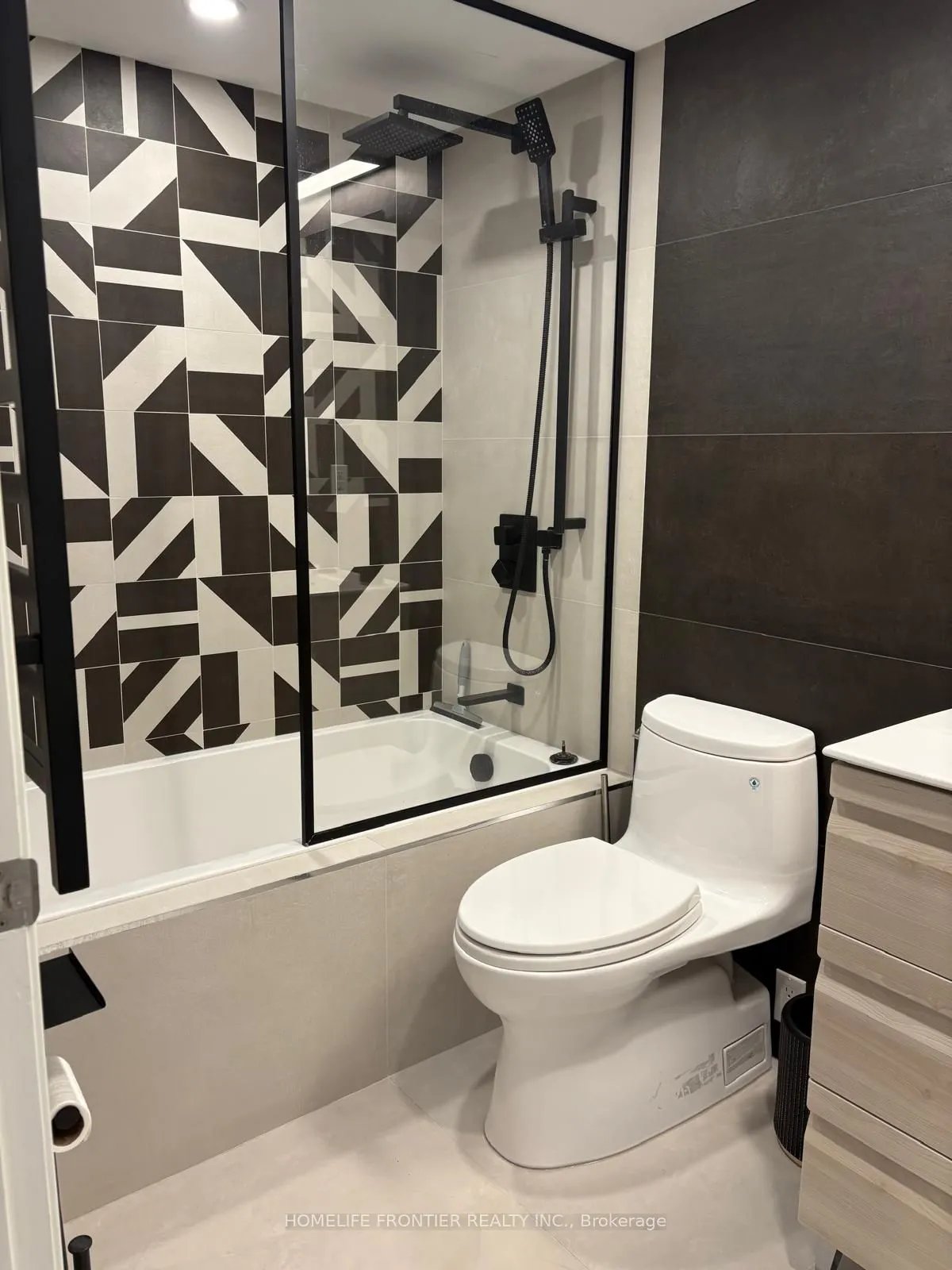 388 Bloor Street E, #1107