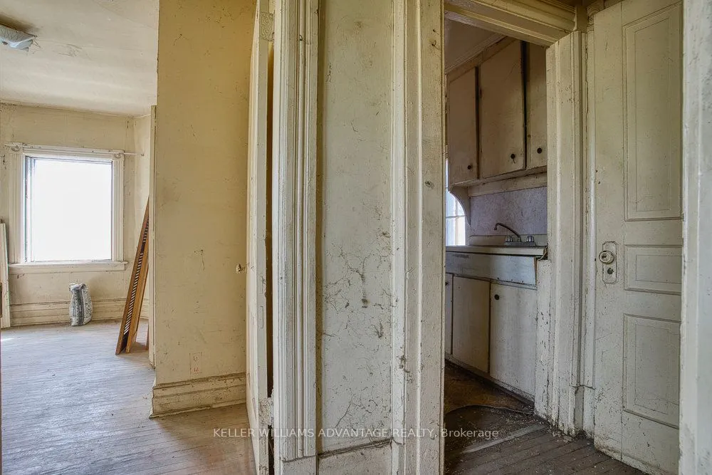 43 Dewson Street