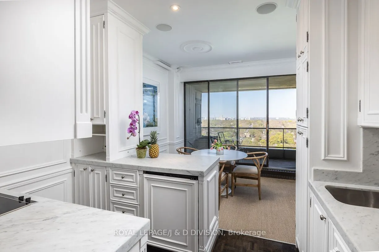 20 Avoca Avenue, #2004