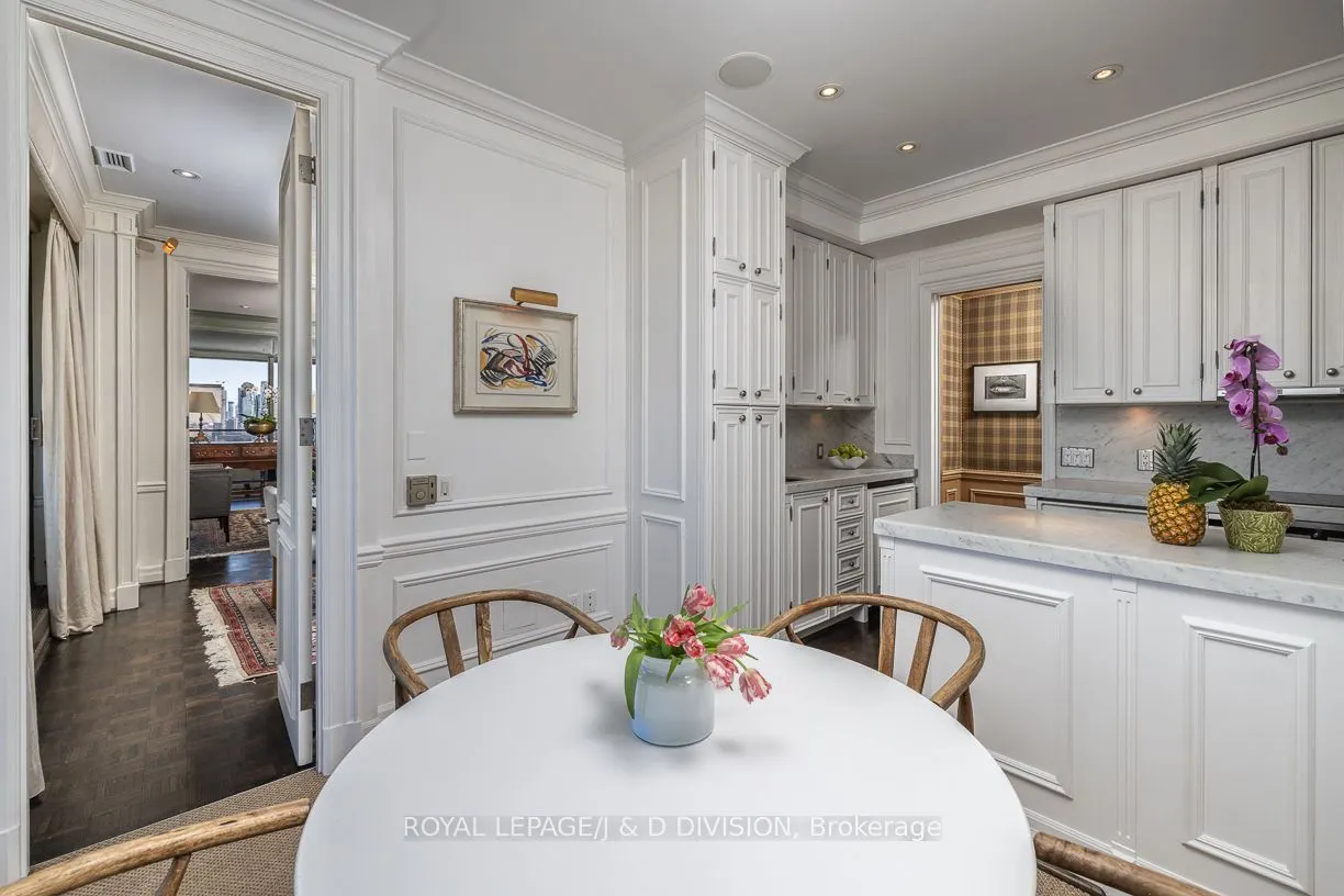 20 Avoca Avenue, #2004