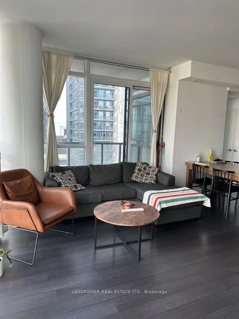 290 Adelaide Street W, #1810