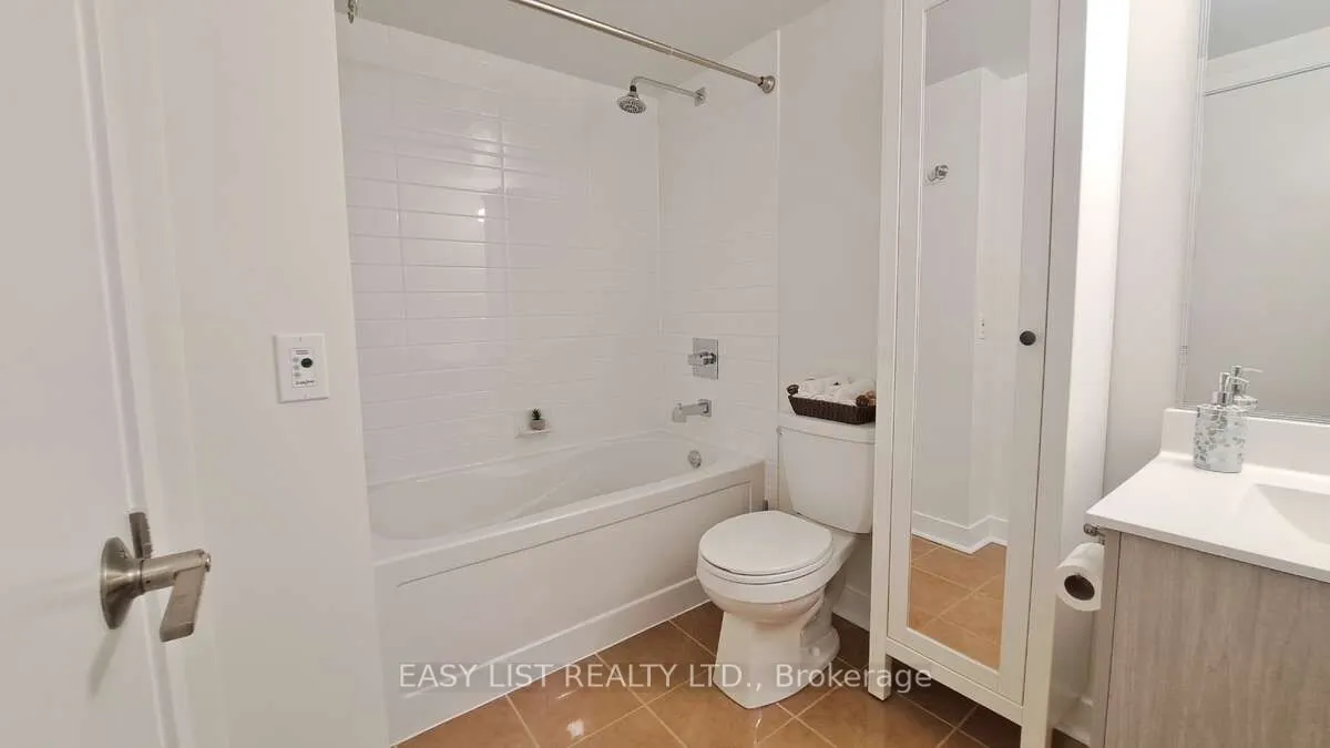 5740 Yonge Street, #903