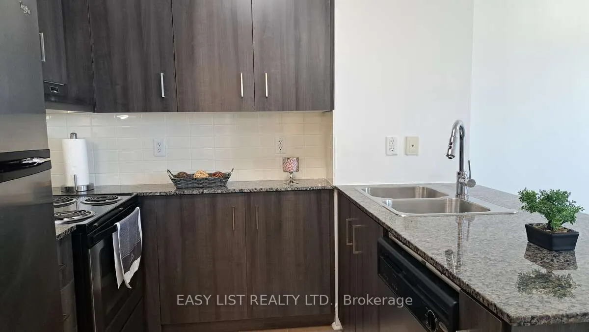 5740 Yonge Street, #903