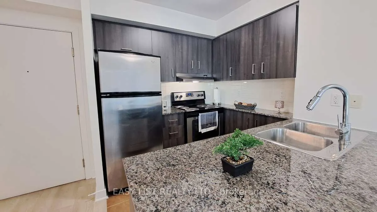 5740 Yonge Street, #903
