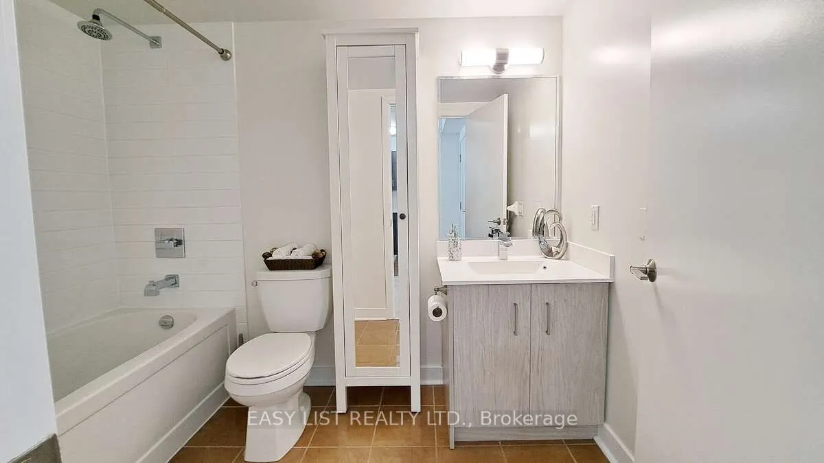 5740 Yonge Street, #903