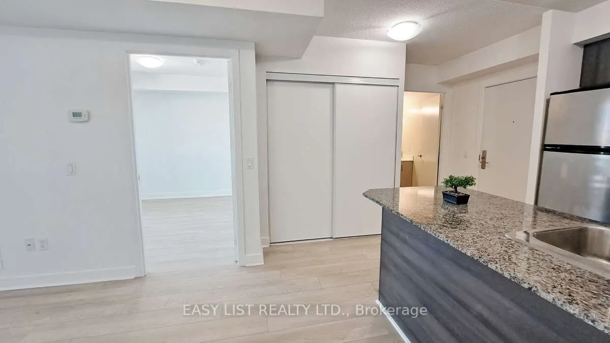 5740 Yonge Street, #903