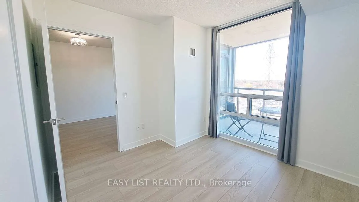 5740 Yonge Street, #903