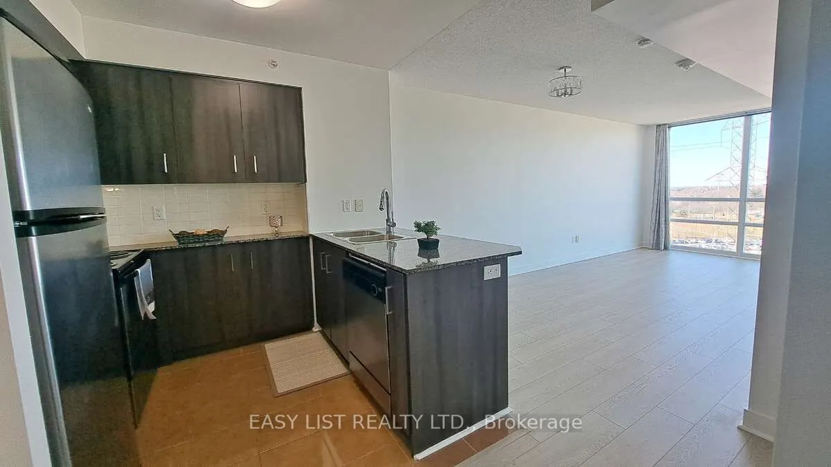 5740 Yonge Street, #903
