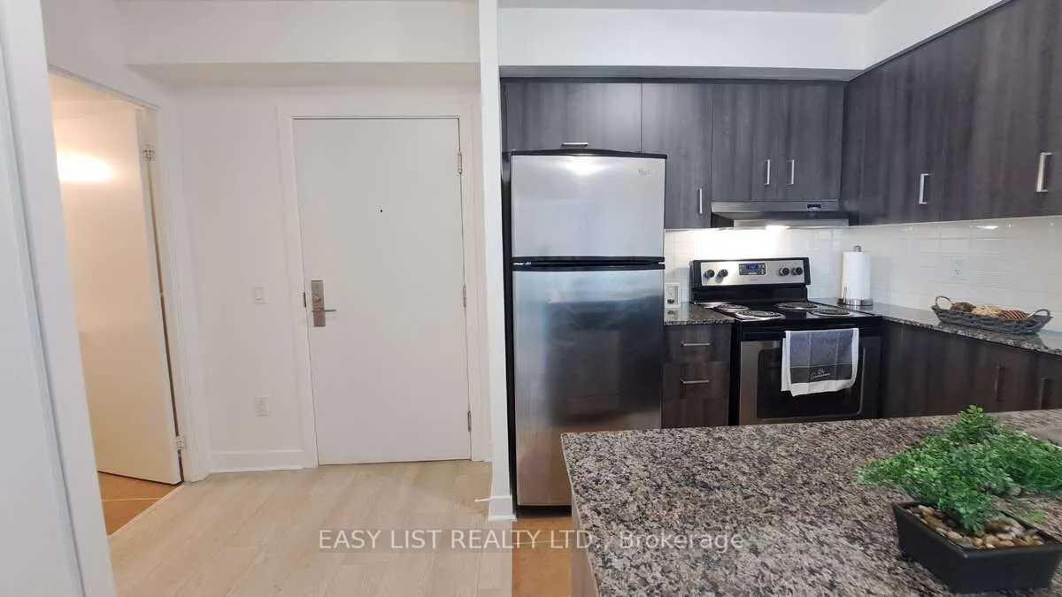 5740 Yonge Street, #903