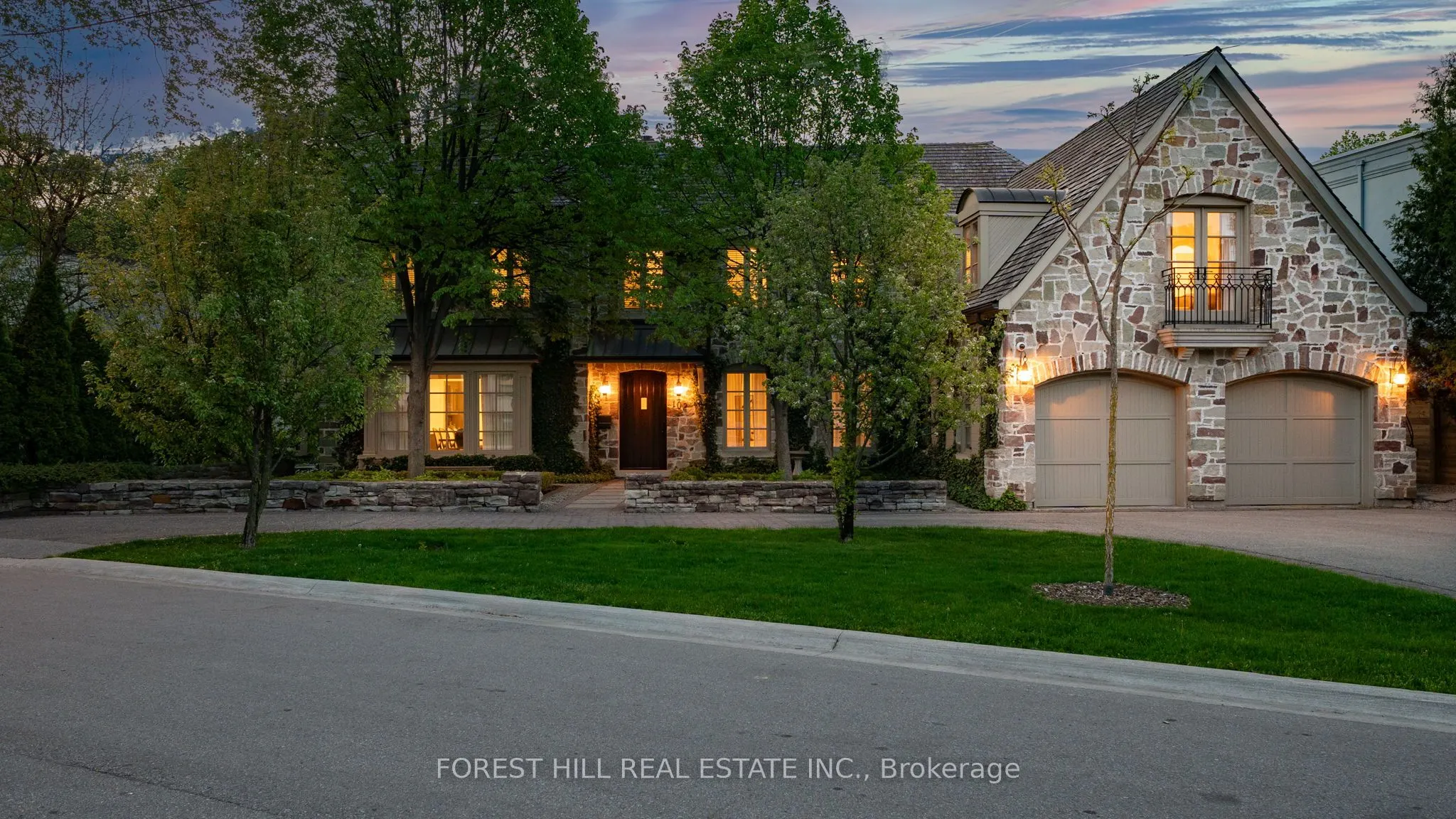 102 Sandringham Drive
