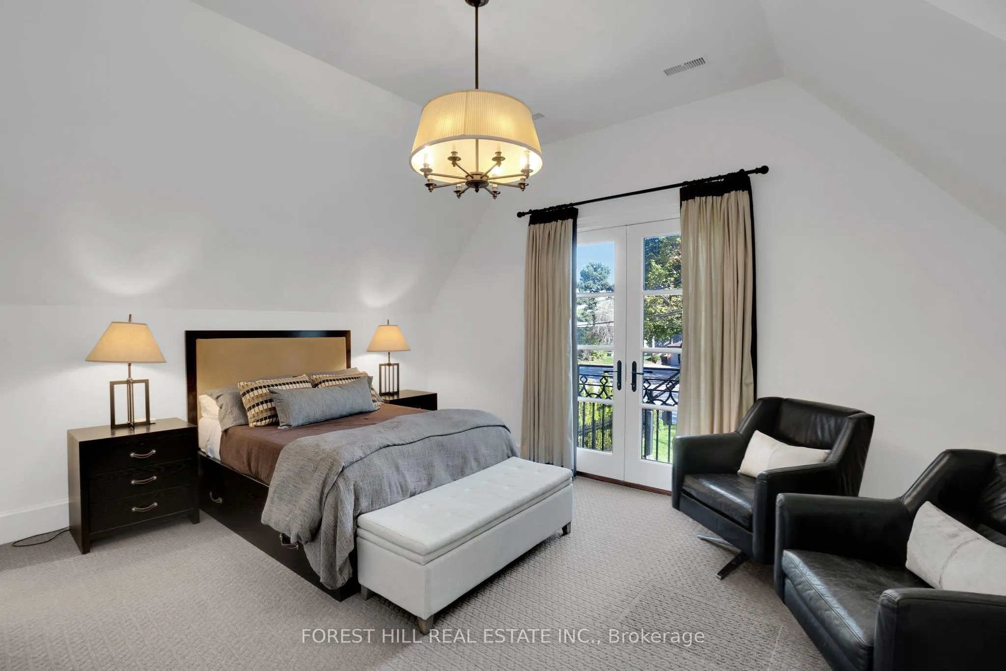 102 Sandringham Drive