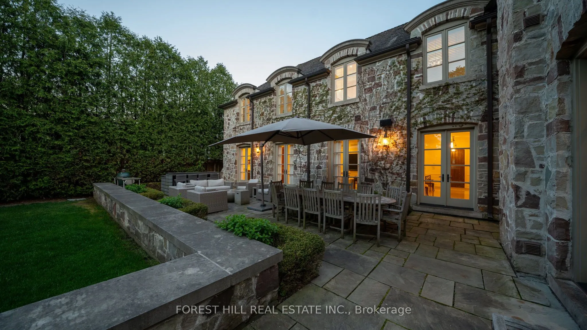102 Sandringham Drive