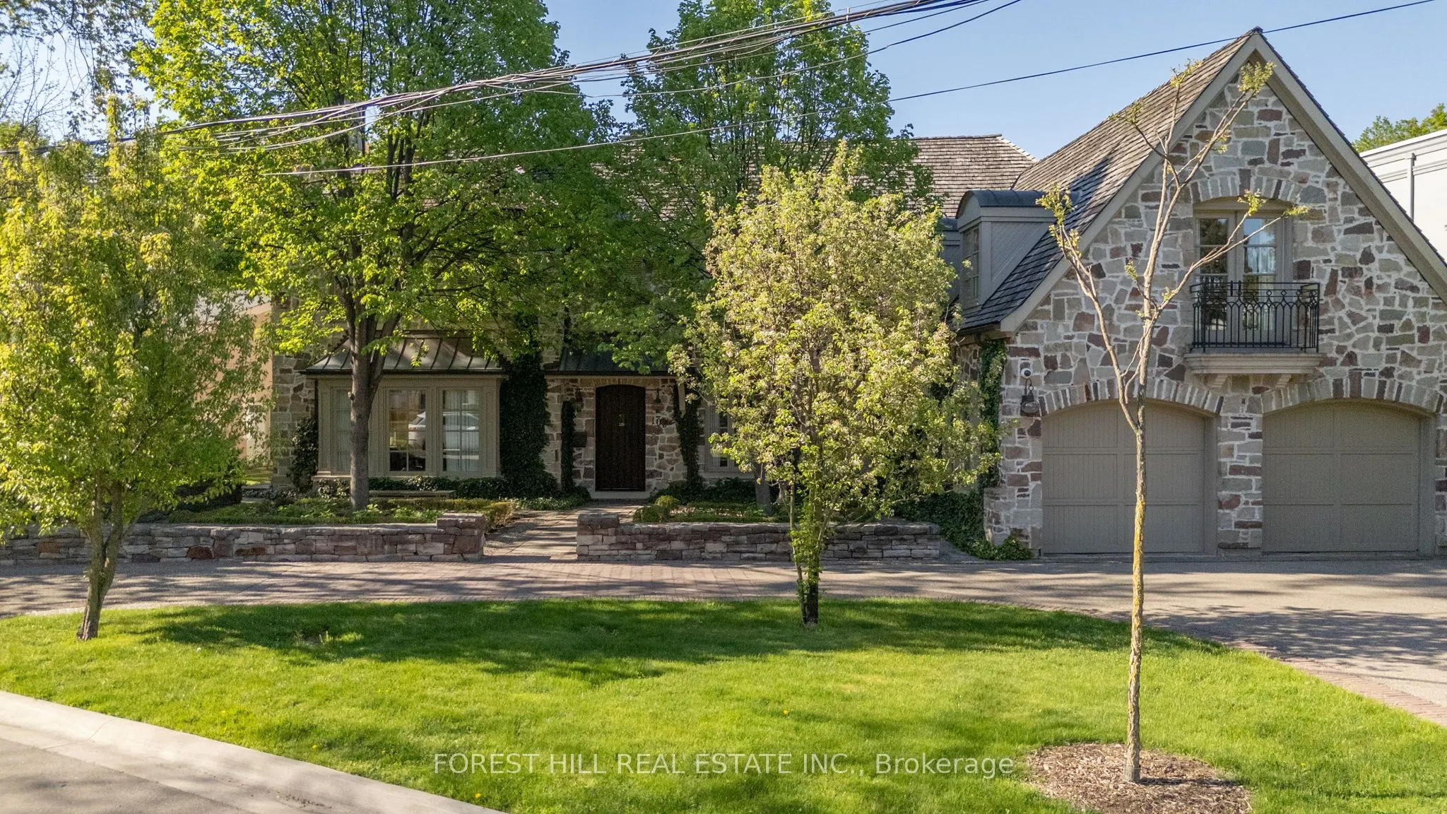 102 Sandringham Drive