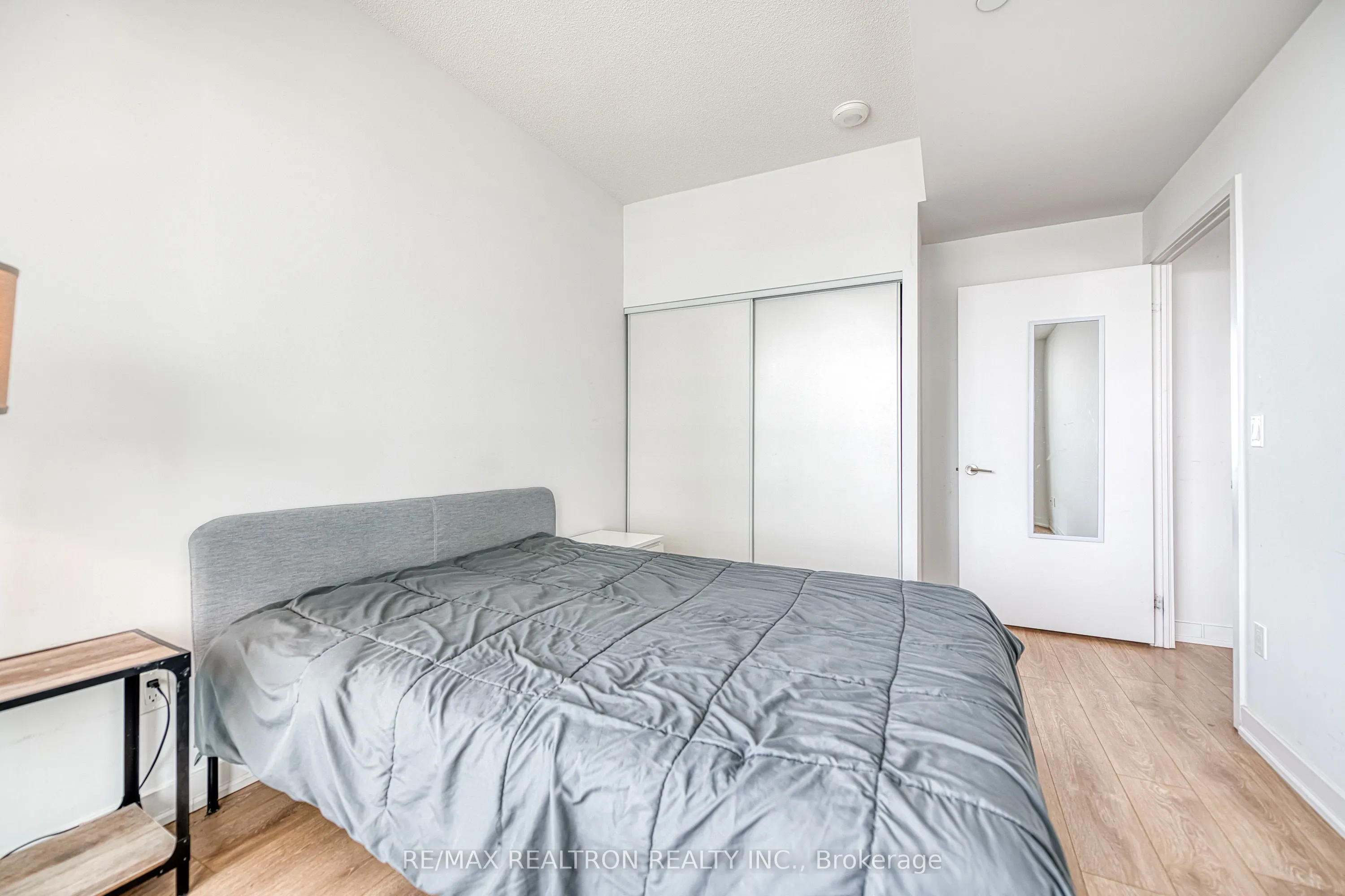 115 Mcmahon Drive #2606