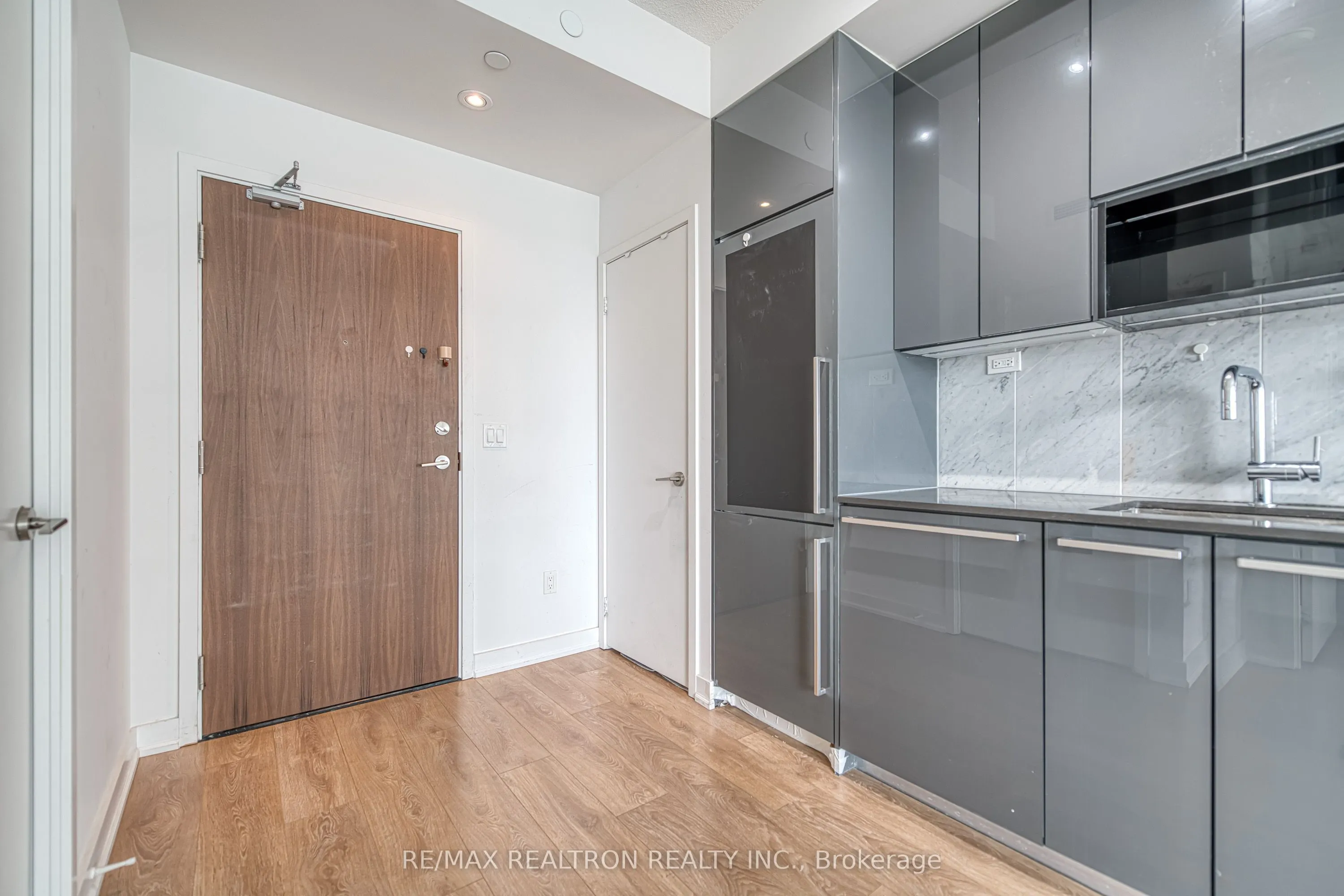 115 Mcmahon Drive #2606