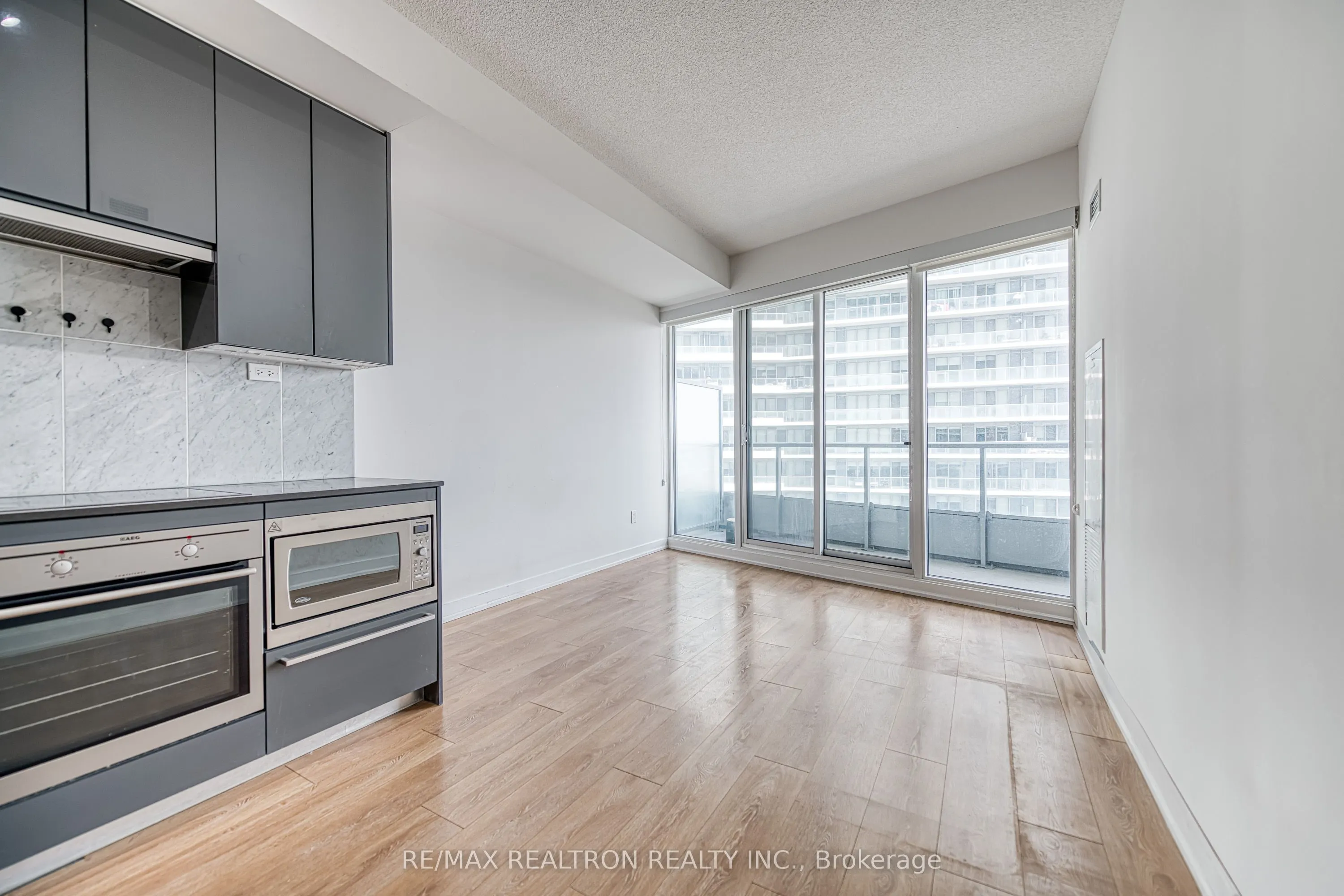 115 Mcmahon Drive #2606