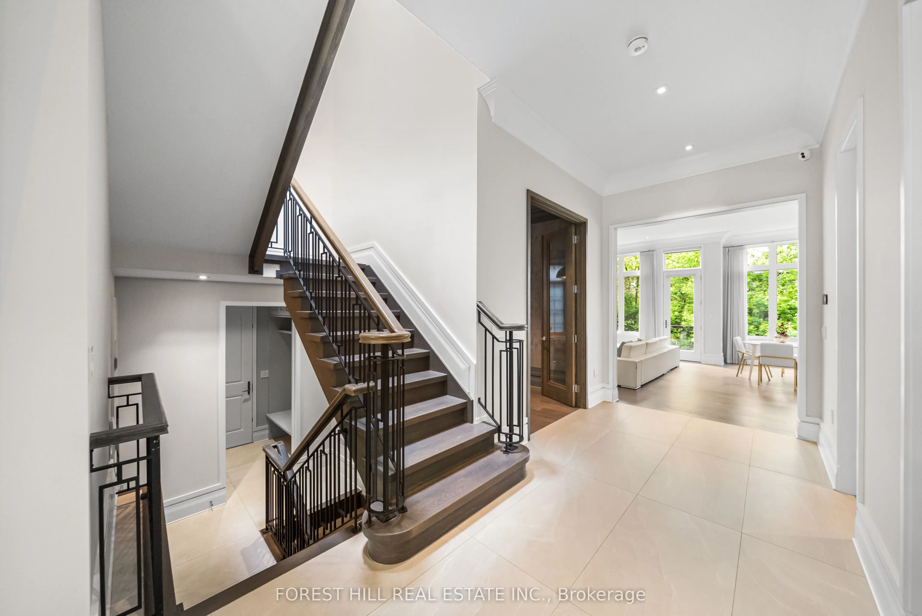 163 Cortleigh Boulevard