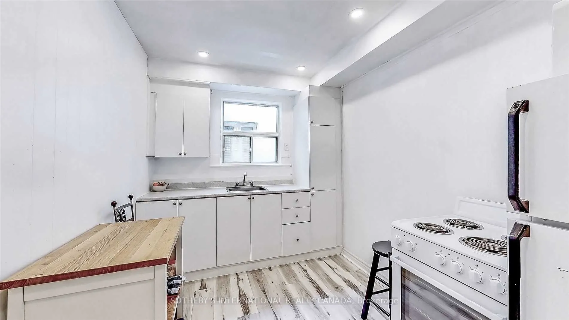 1172 Eglinton Avenue W