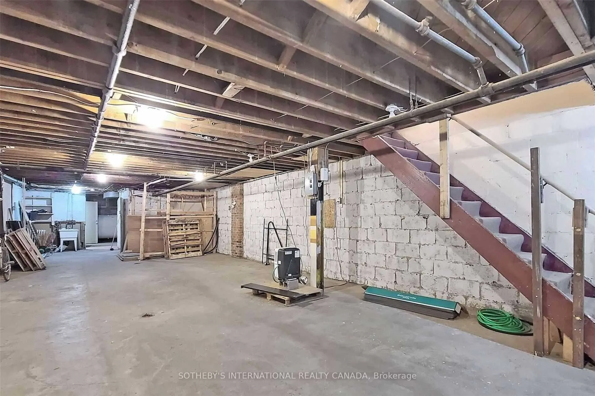 1172 Eglinton Avenue W