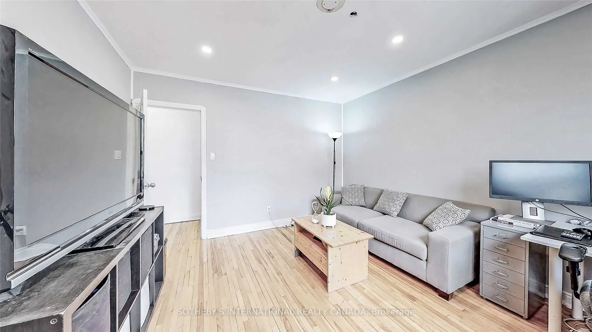 1172 Eglinton Avenue W