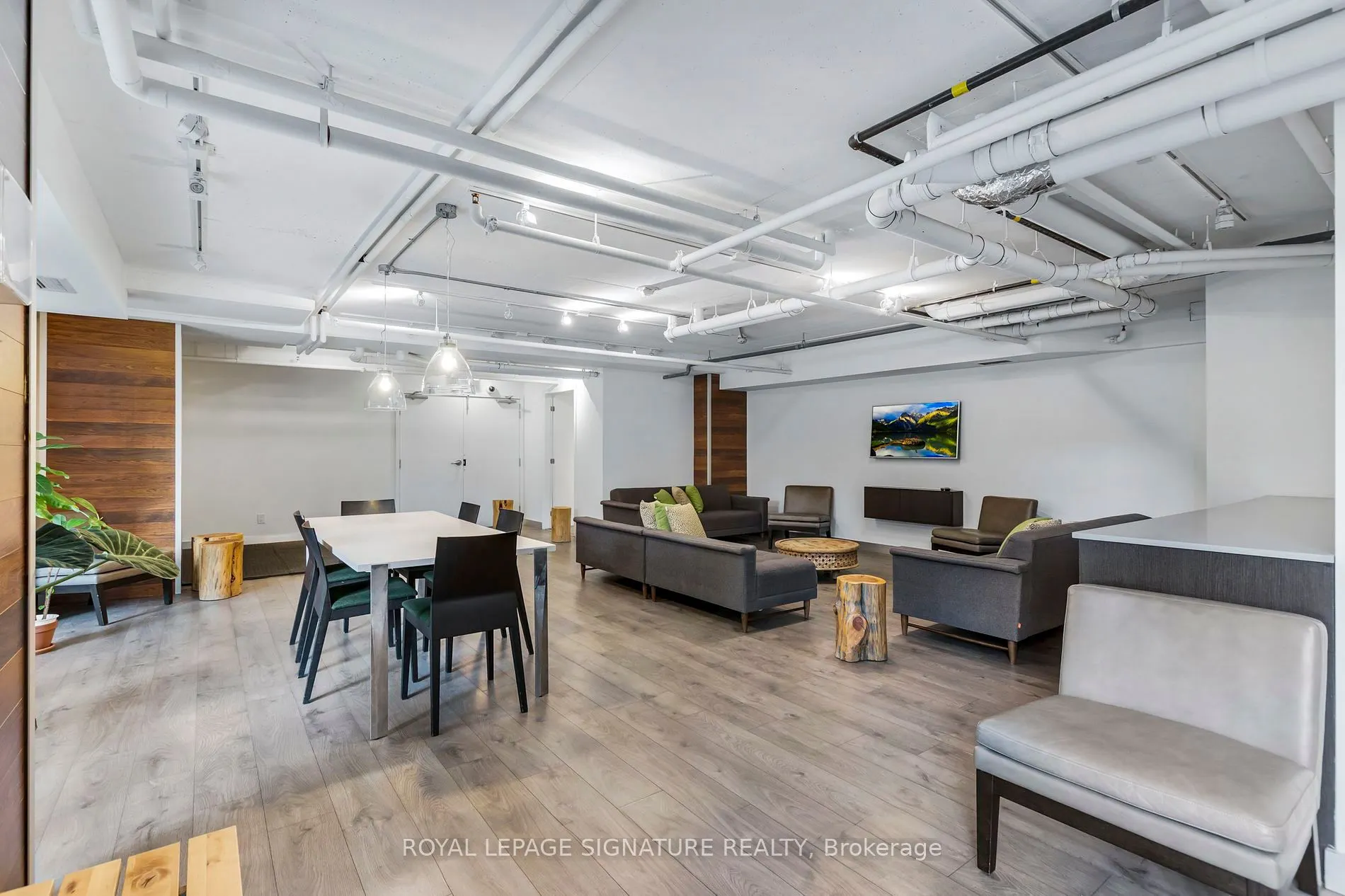 32 Camden Street, #206