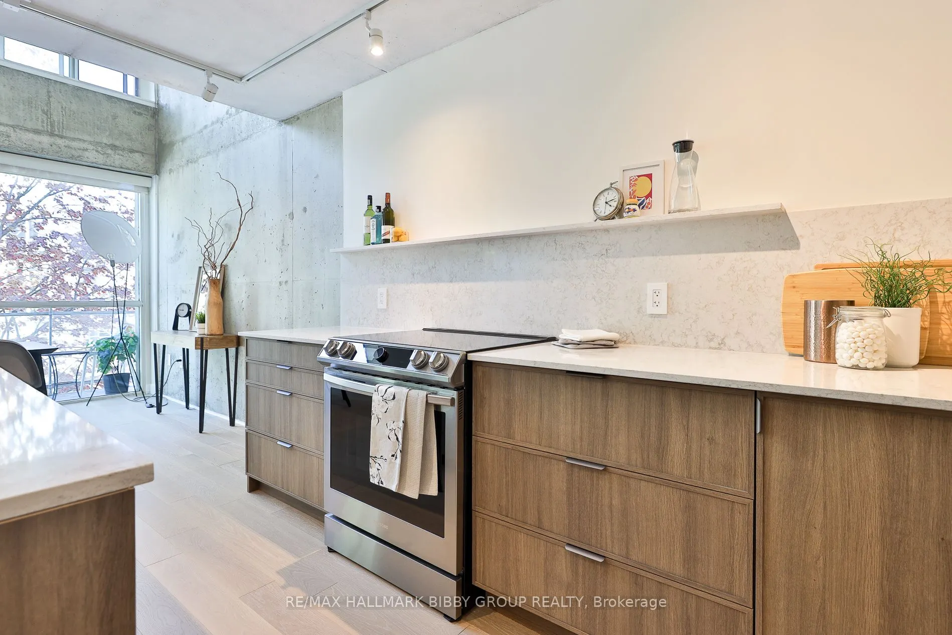 954 King Street W, #330