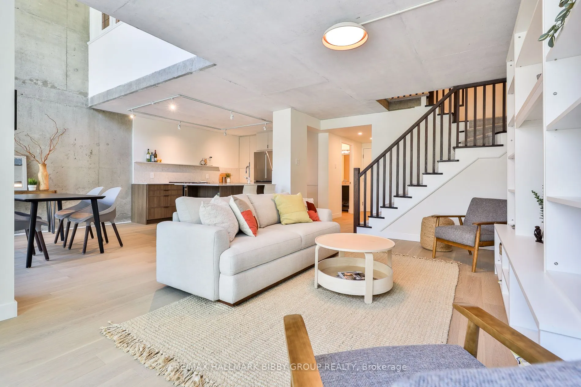 954 King Street W, #330